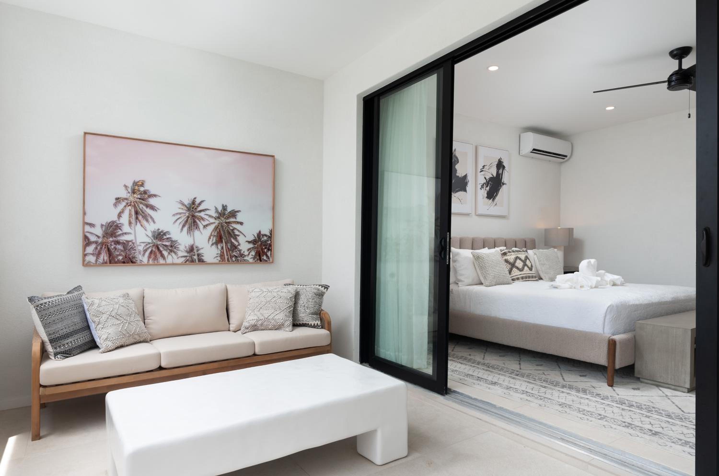 Azzurro 5 - Walk to beach 3 bed porters home