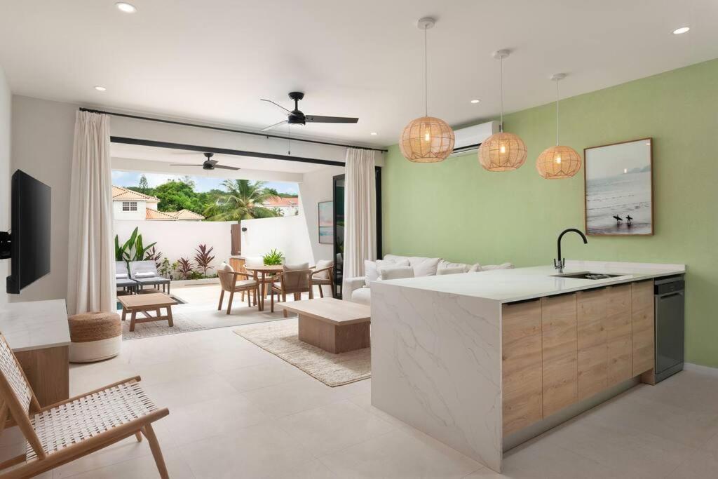 Azzurro 5 - Walk to beach 3 bed porters home