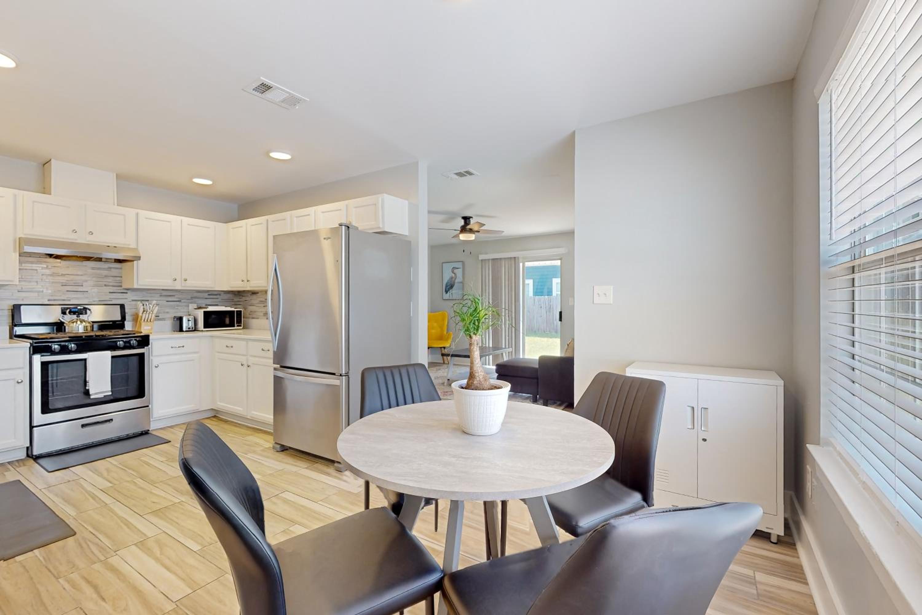 Downtown Duplex with Fire Pit 1 Mi to Waterfront