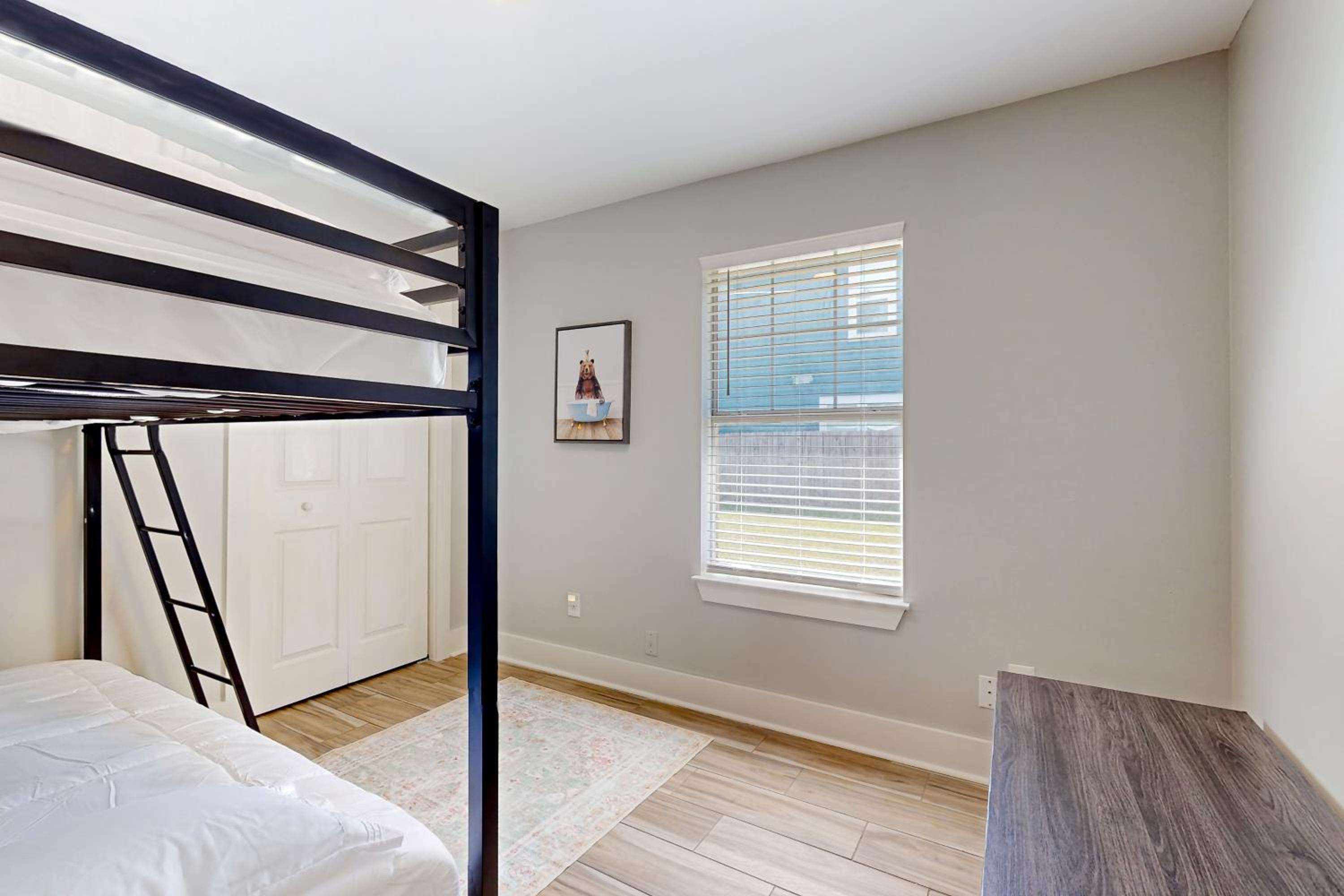 Downtown Duplex with Fire Pit 1 Mi to Waterfront