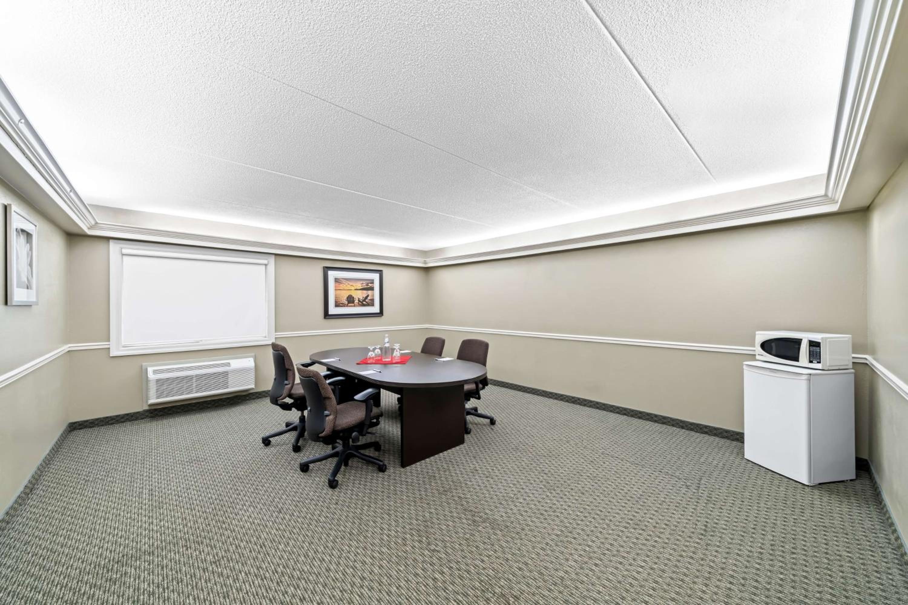 Orillia Vacations - Best Western Plus Mariposa Inn  Conference Centre - Property Image 12