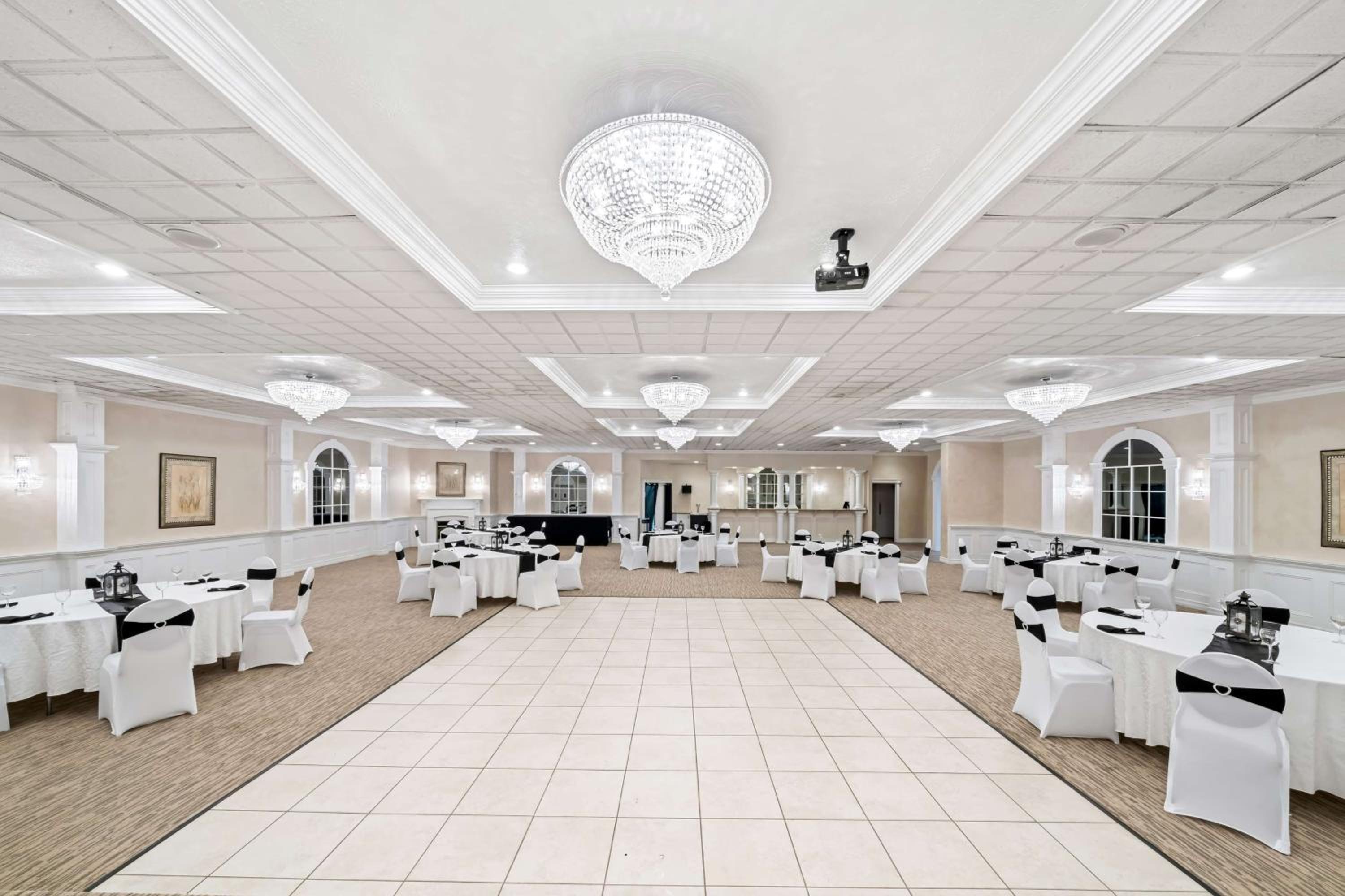 Orillia Vacations - Best Western Plus Mariposa Inn  Conference Centre - Property Image 9