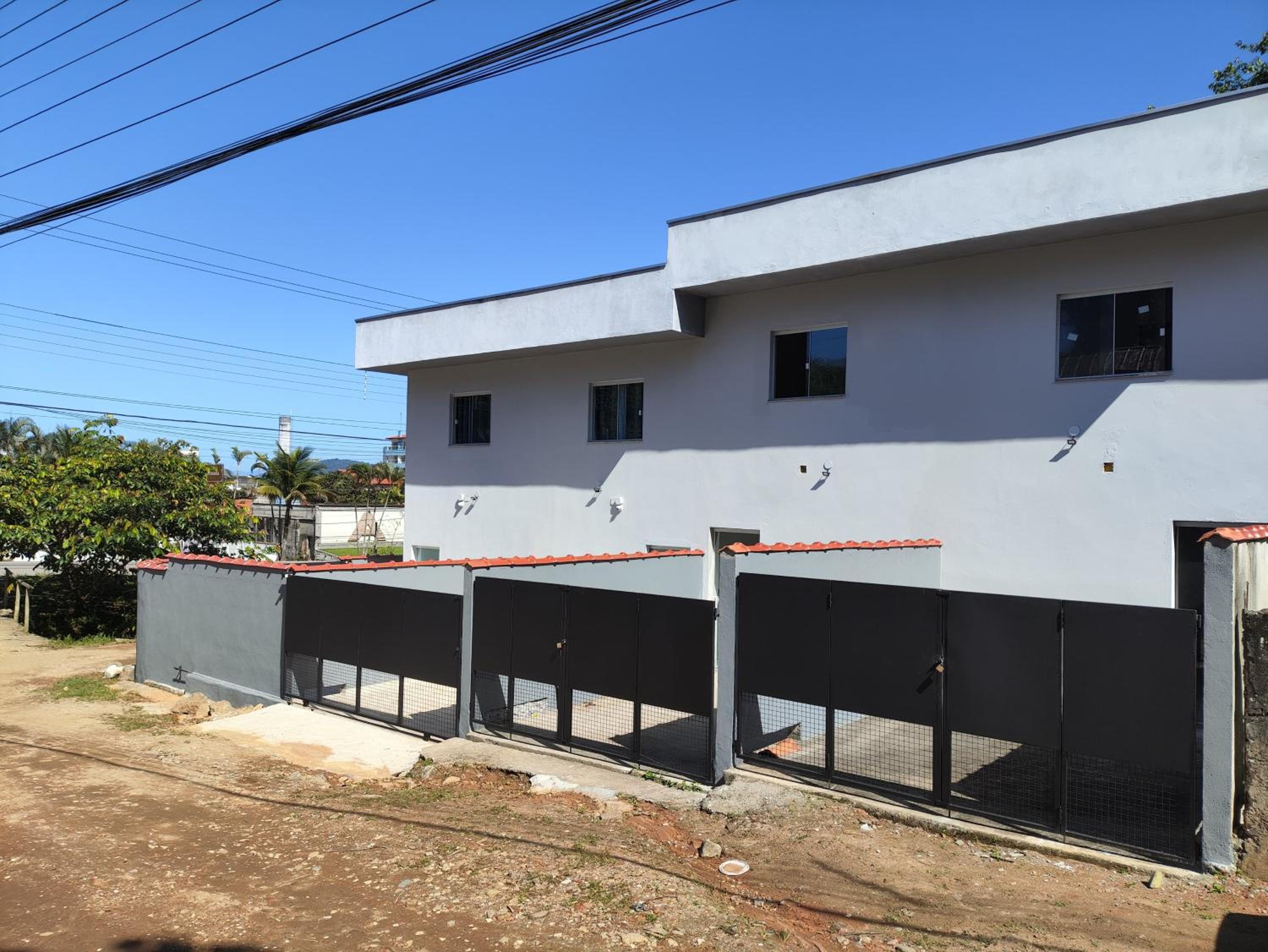 Apto novo 400m da praia Enseada