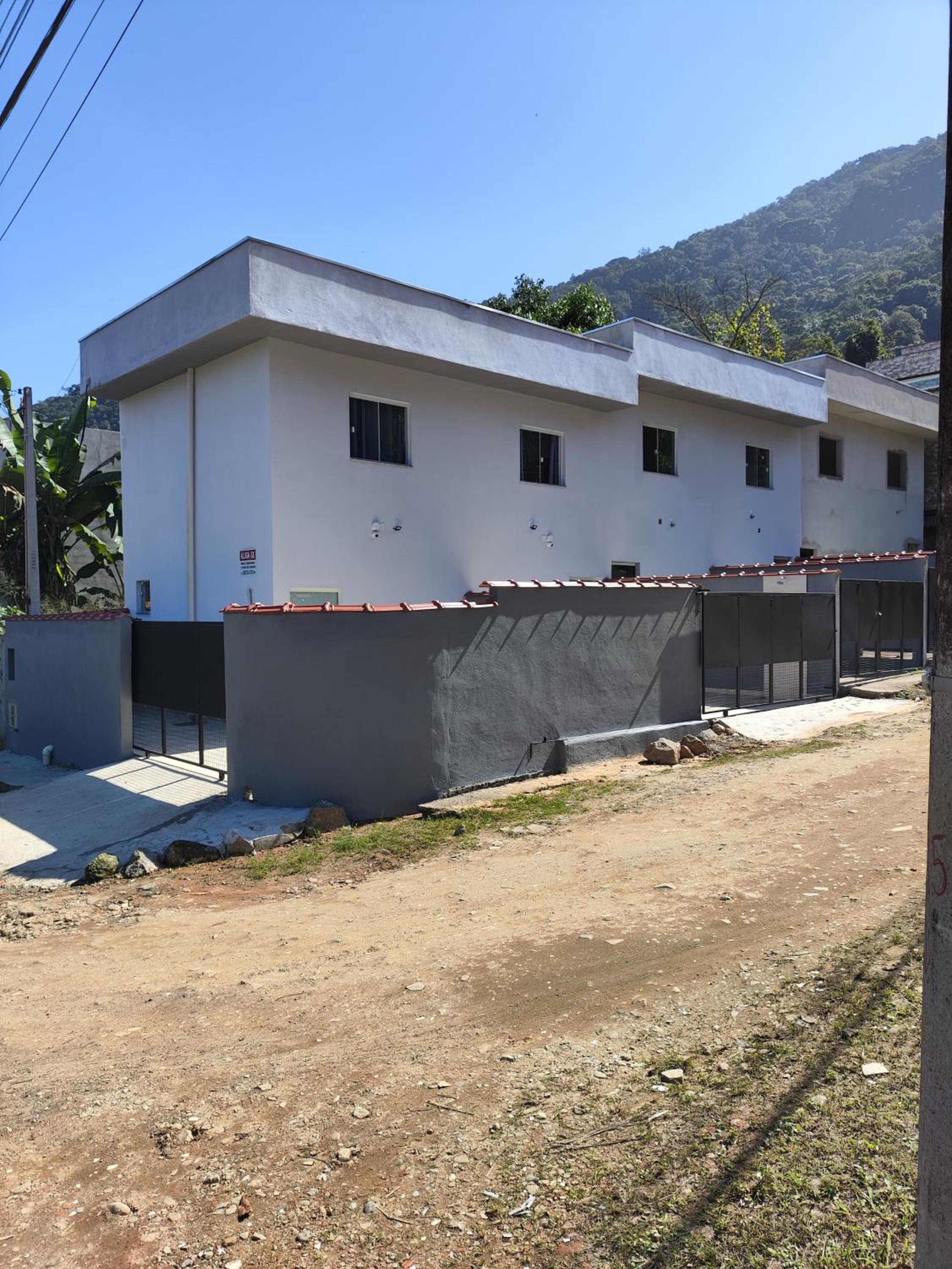 Apto novo 400m da praia Enseada