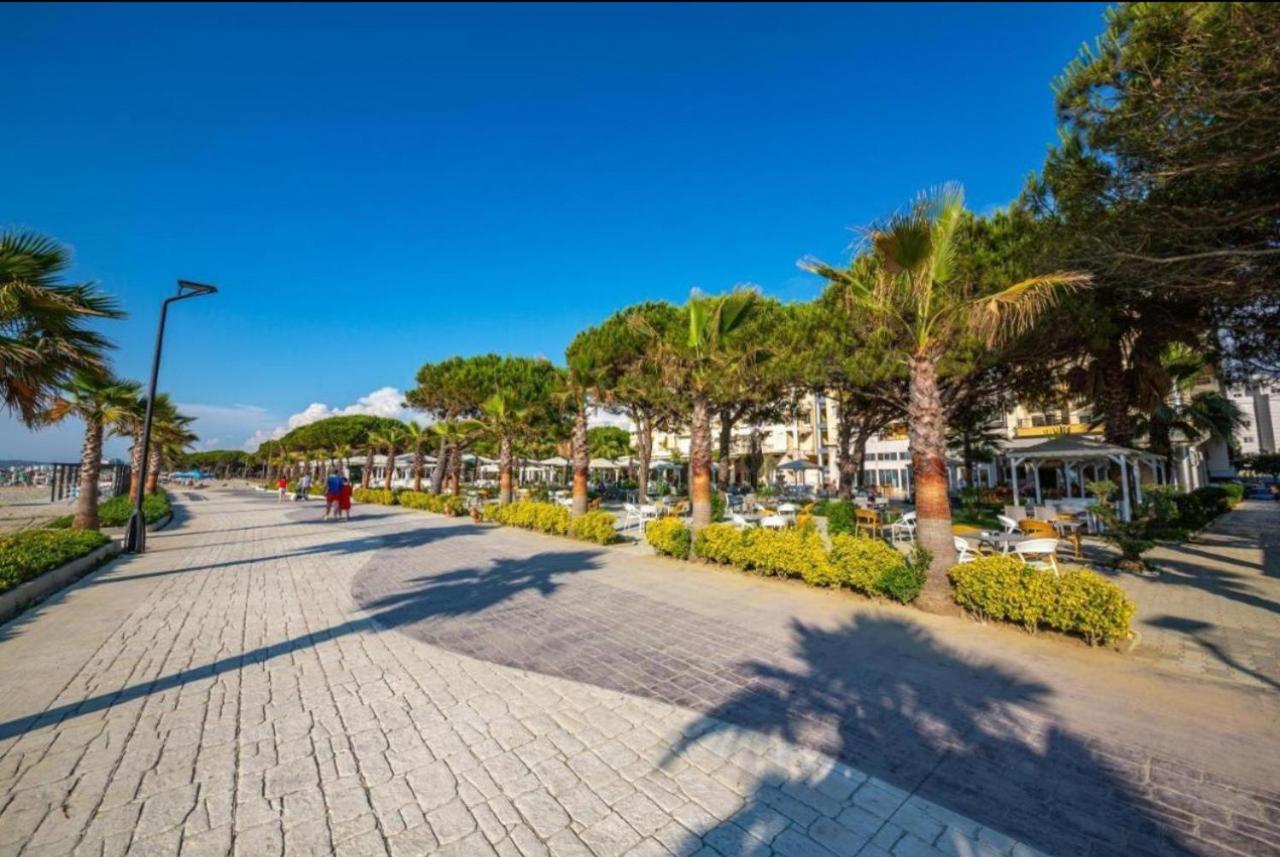 Sea View Deluxe Apartments Qerret Golem