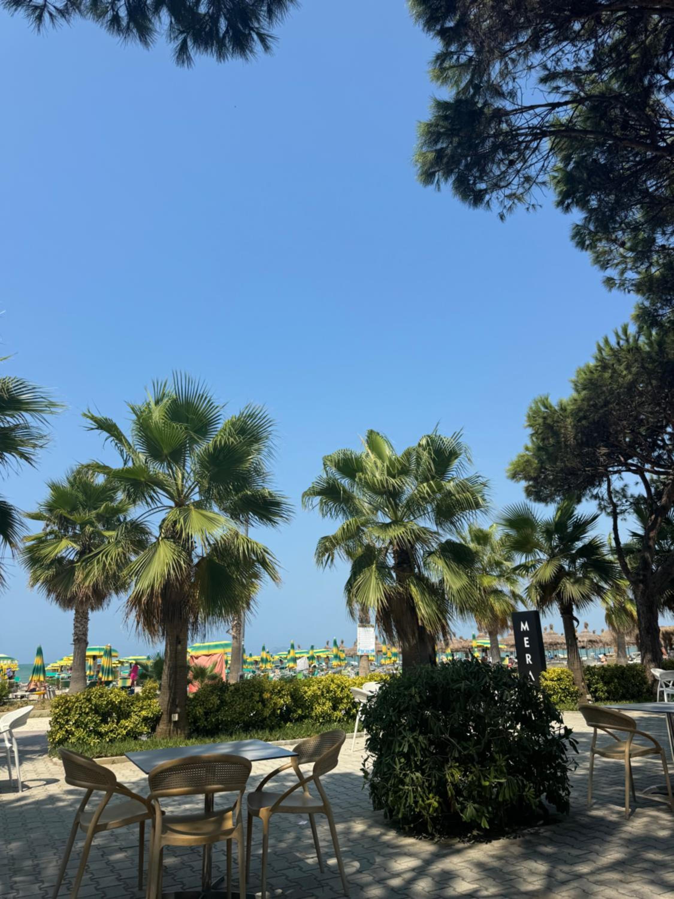 Sea View Deluxe Apartments Qerret Golem