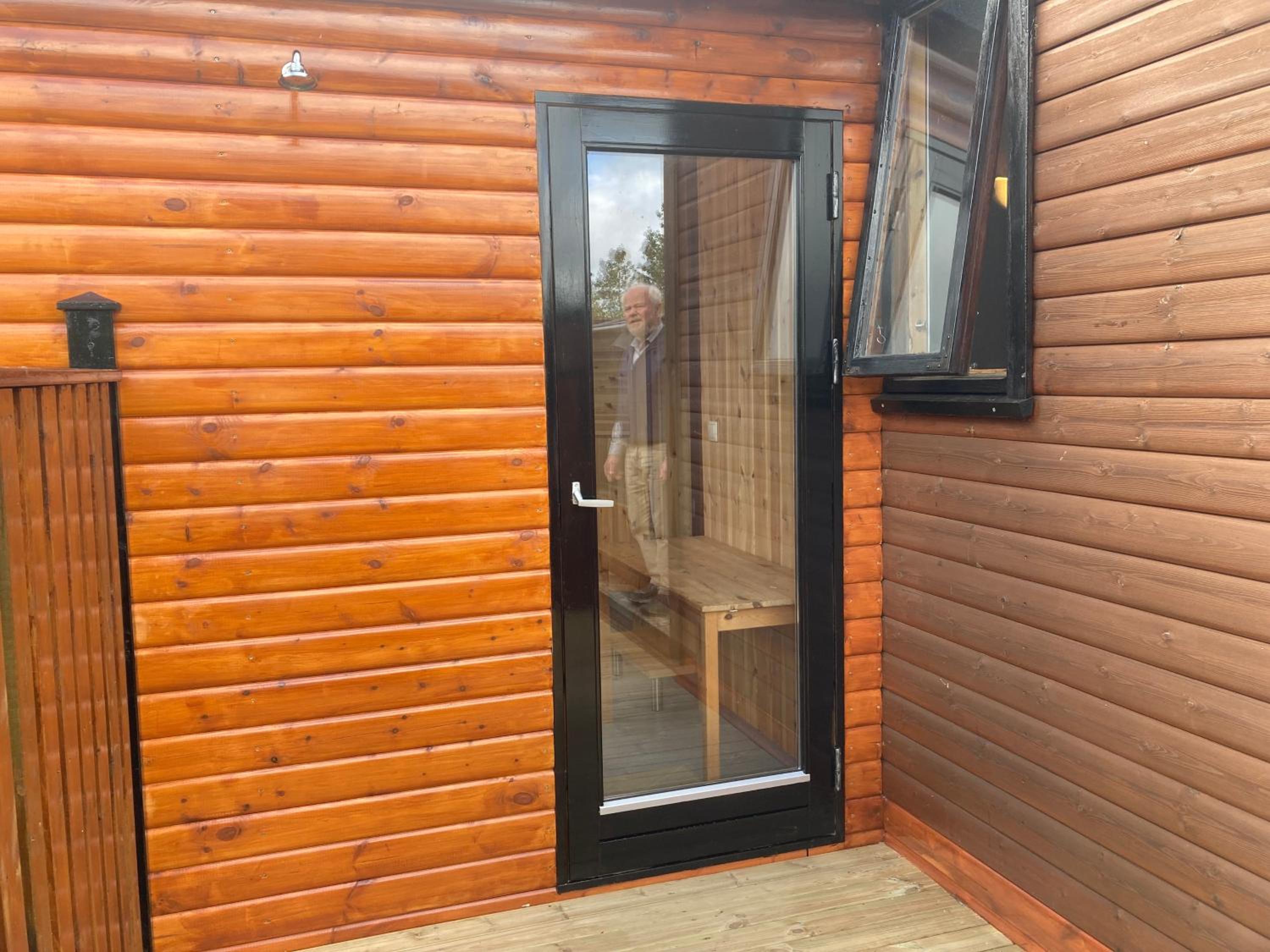 Cosy cottage close to natural pearls view 5
