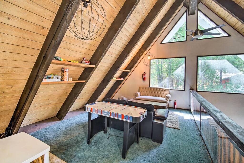 Tanager Cabin Hot Tub I Pet Friendly & Fenced Yard