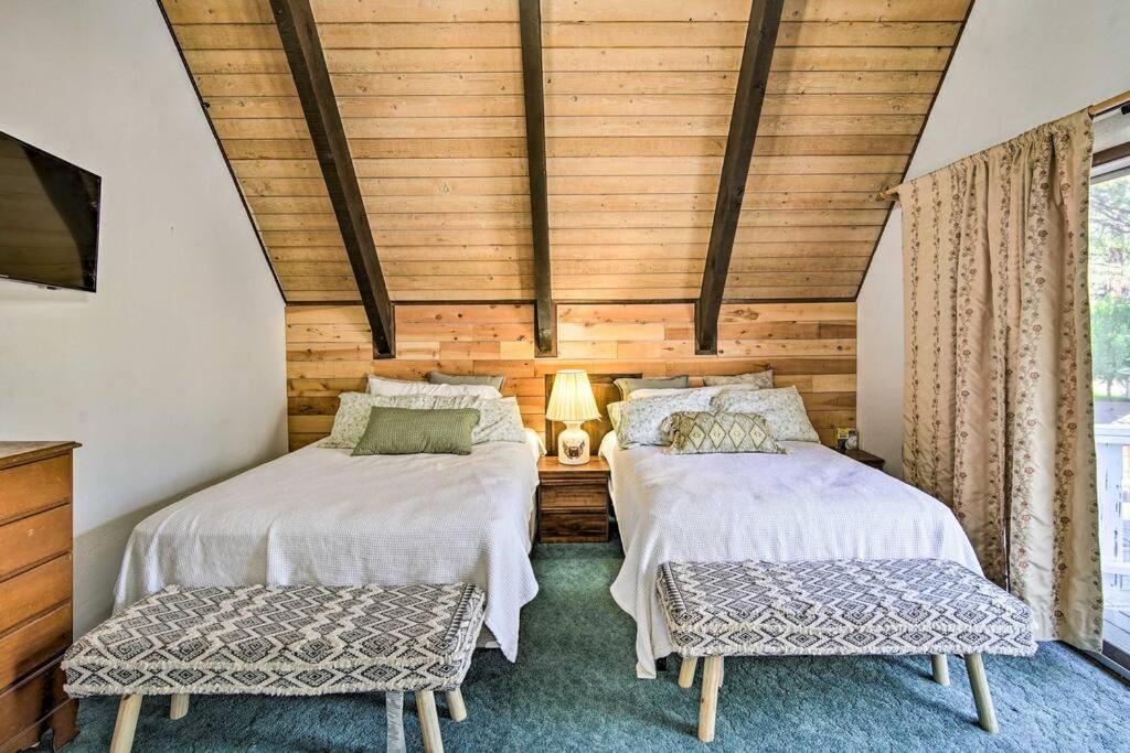 Tanager Cabin Hot Tub I Pet Friendly & Fenced Yard