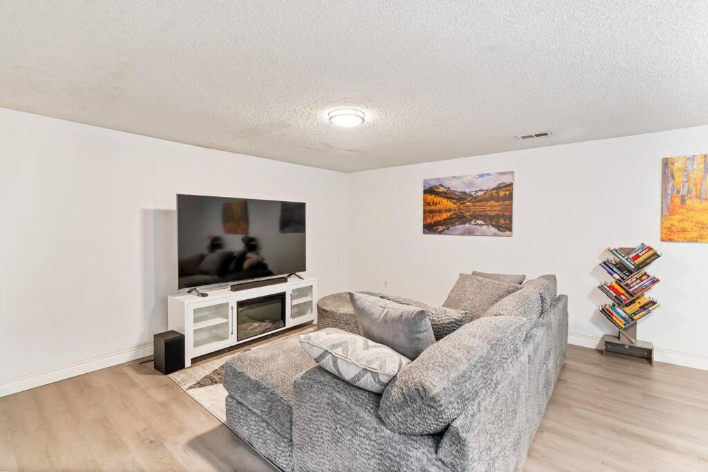 Newer, Spacious  Cozy - Pet and Family Friendly! - Property Image 24