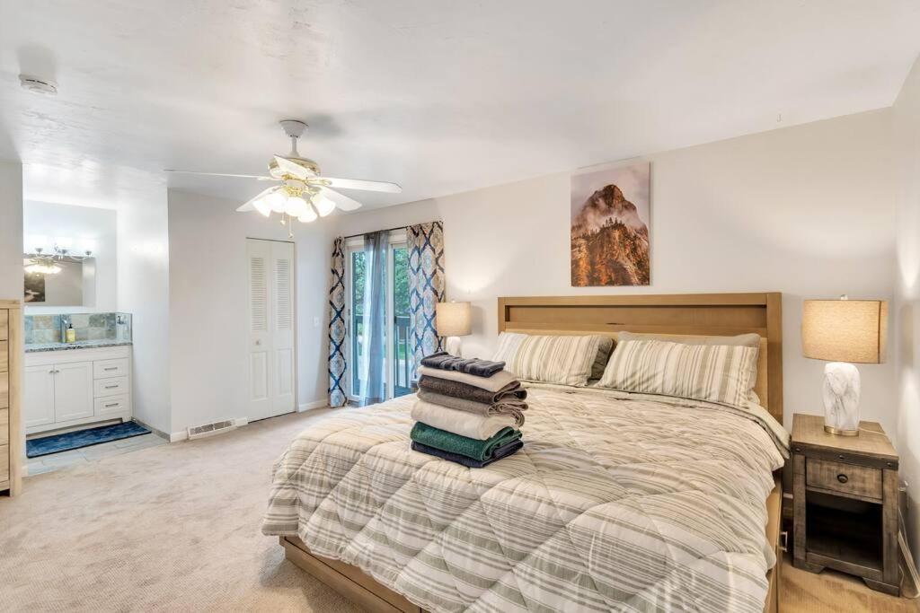 Newer, Spacious  Cozy - Pet and Family Friendly! - Property Image 10