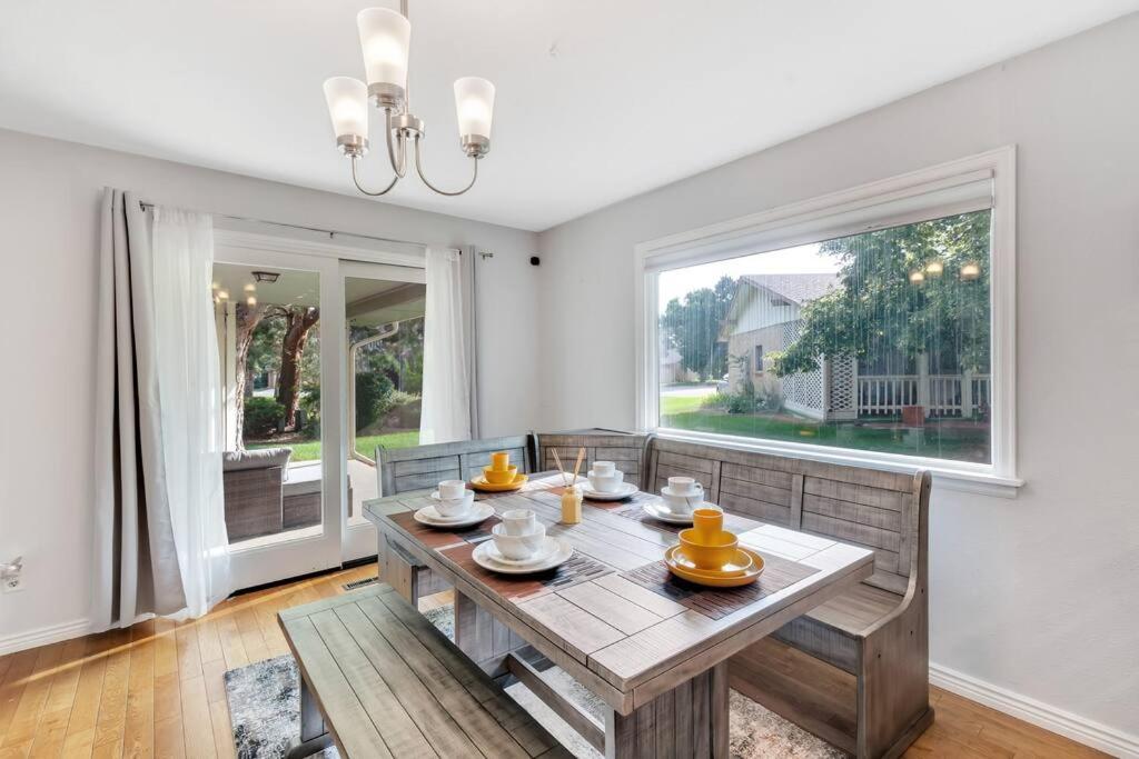 Newer, Spacious  Cozy - Pet and Family Friendly! - Property Image 9