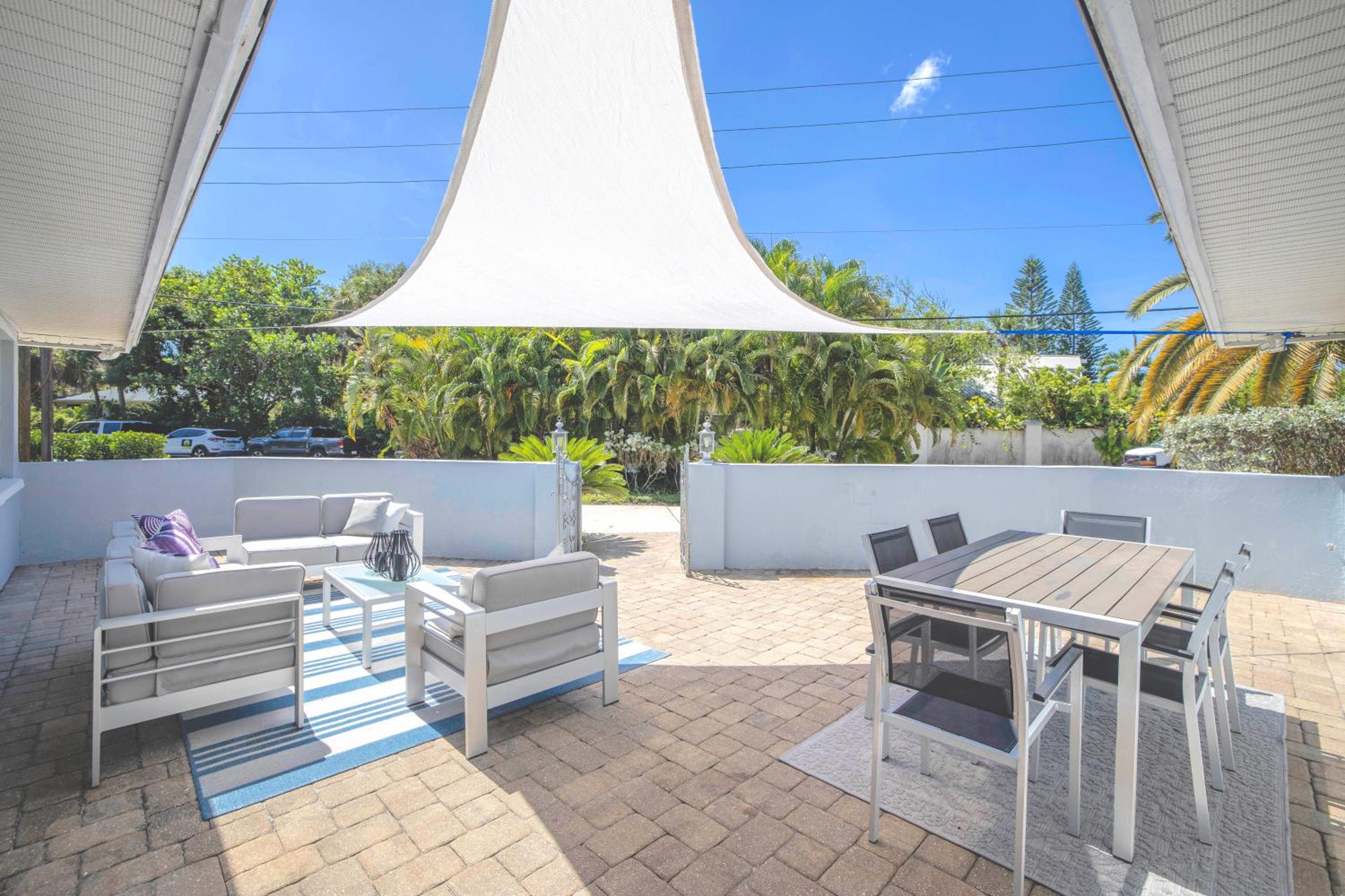 Casa Tranquila - Private Patios, Beach, Village, 100 steps to Best Views on Siesta Key! view 2