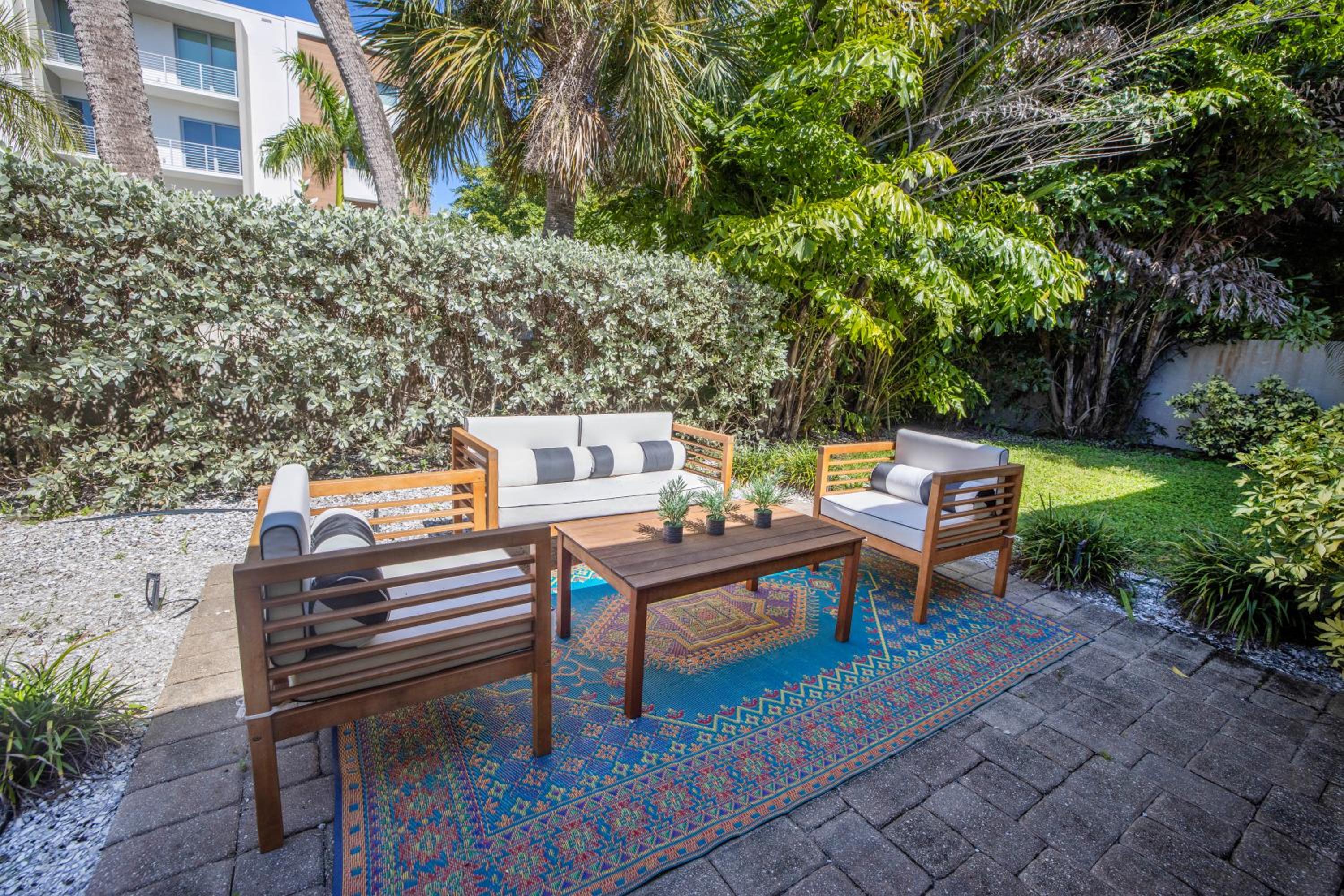 Casa Tranquila - Private Patios, Beach, Village, 100 steps to Best Views on Siesta Key! view 3