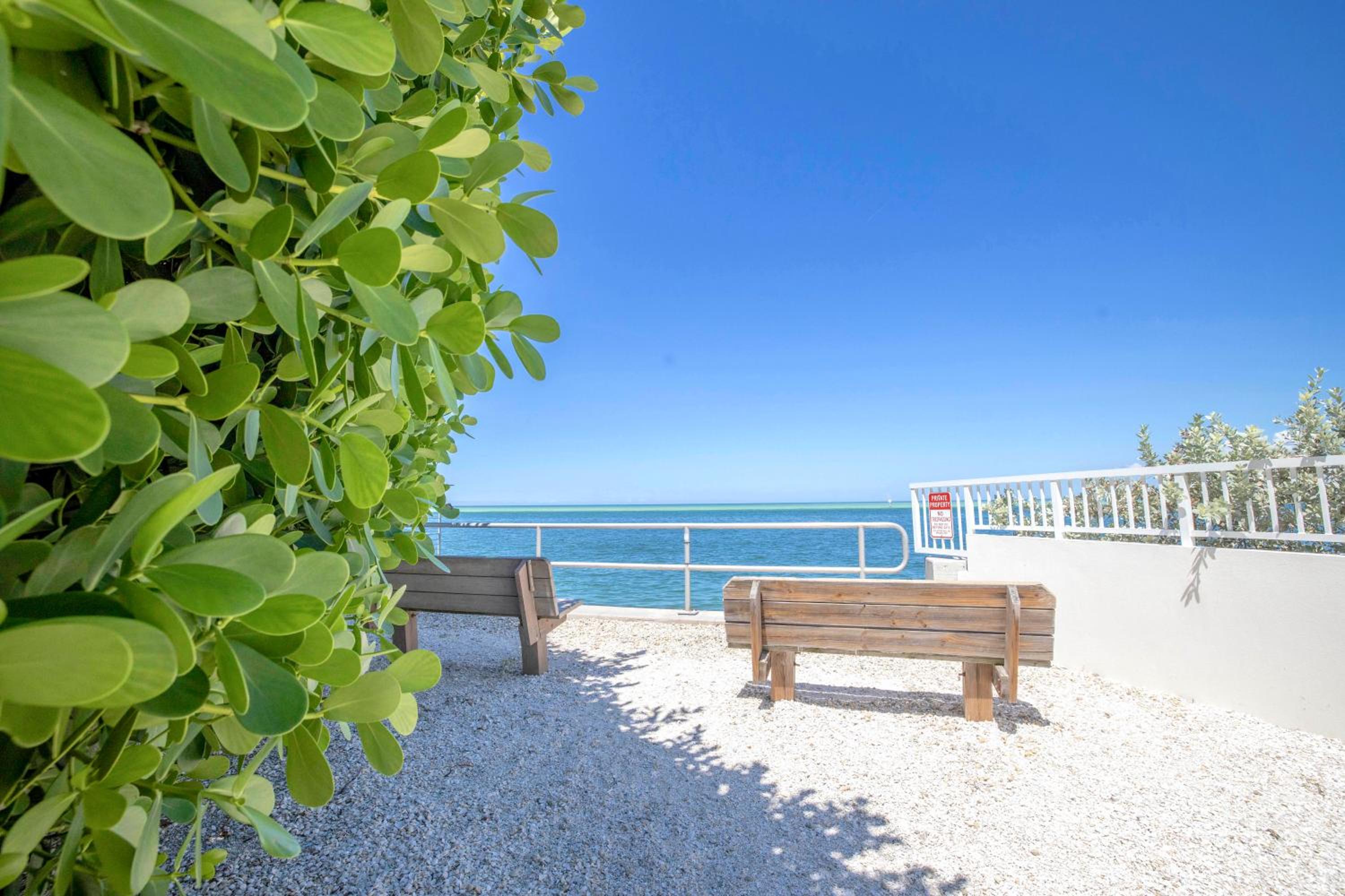 Casa Tranquila - Private Patios, Beach, Village, 100 steps to Best Views on Siesta Key! view 5