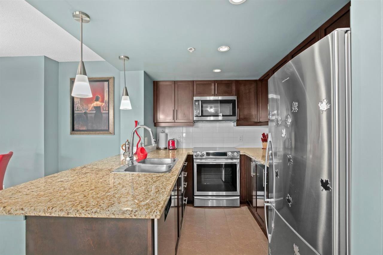Gorgeous City Oasis In The Heart Of Downtown - A Rare Find!