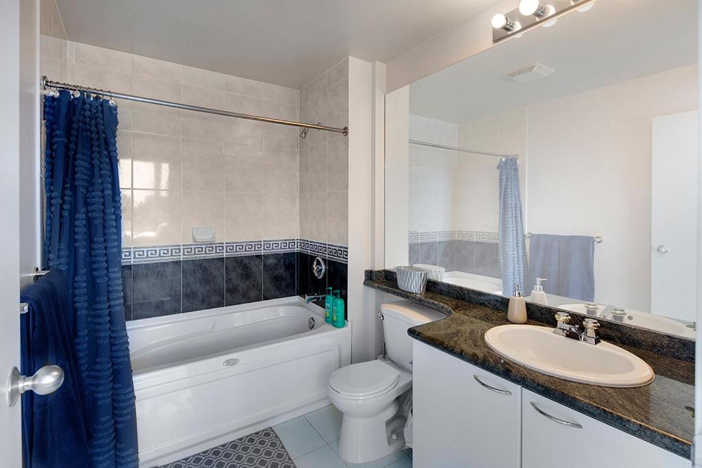 Gorgeous Harbour Haven - Stylish 3 Bedroom Retreat - The Best Location Downtown!