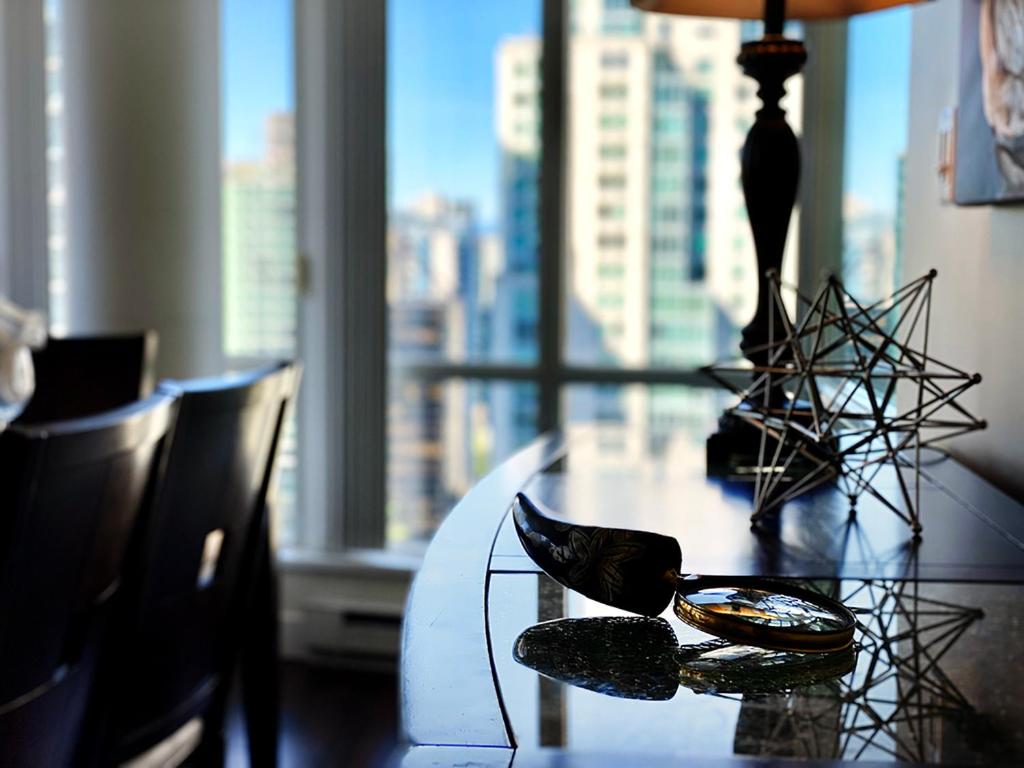 Gorgeous Harbour Haven - Stylish 3 Bedroom Retreat - The Best Location Downtown!