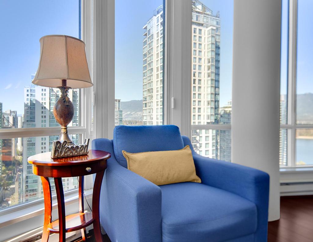 Gorgeous Harbour Haven - Stylish 3 Bedroom Retreat - The Best Location Downtown!