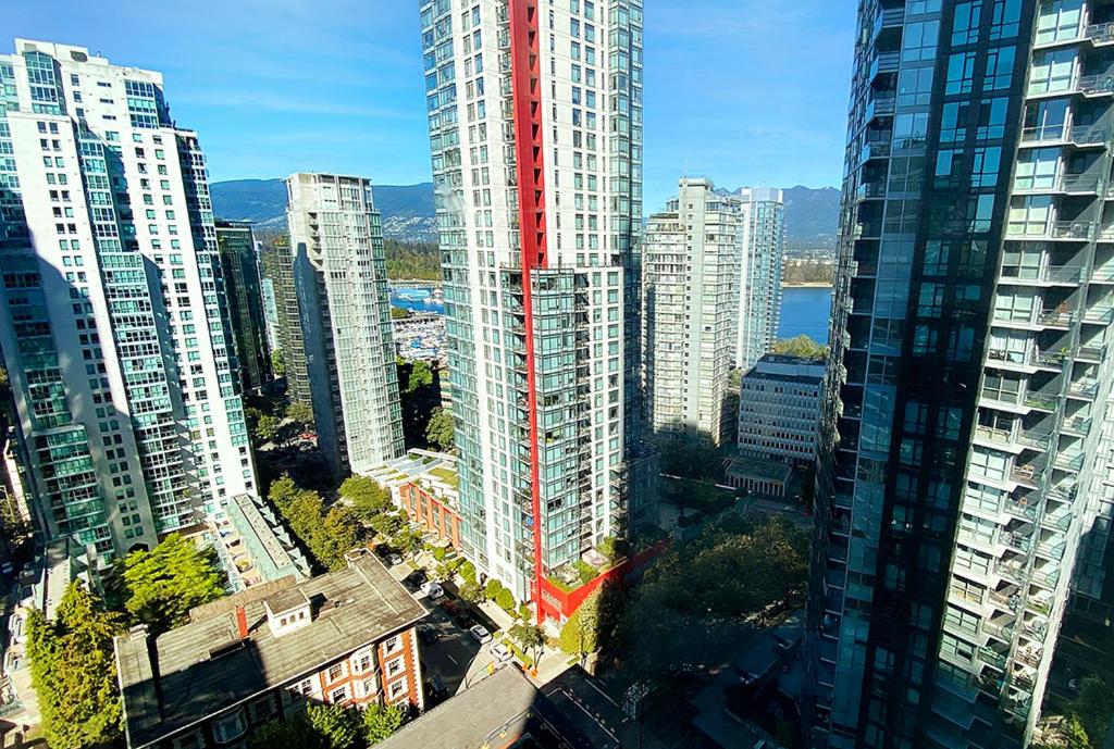 Gorgeous Harbour Haven - Stylish 3 Bedroom Retreat - The Best Location Downtown!