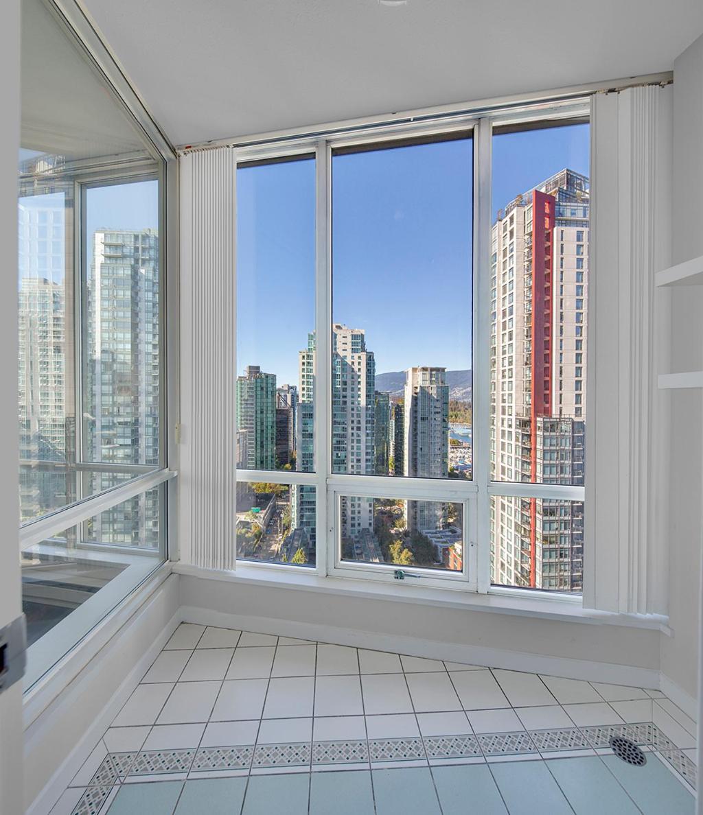 Gorgeous Harbour Haven - Stylish 3 Bedroom Retreat - The Best Location Downtown!
