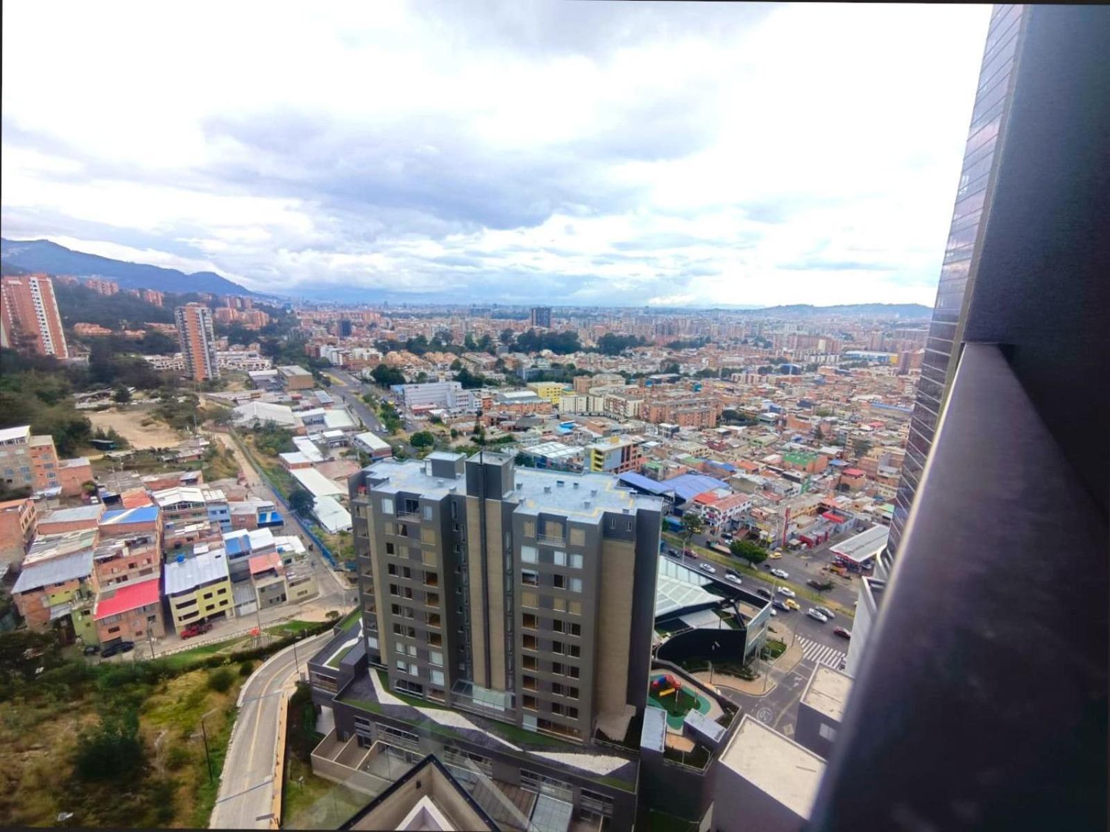 Comfort with panoramic balcony, parking, Usaquén