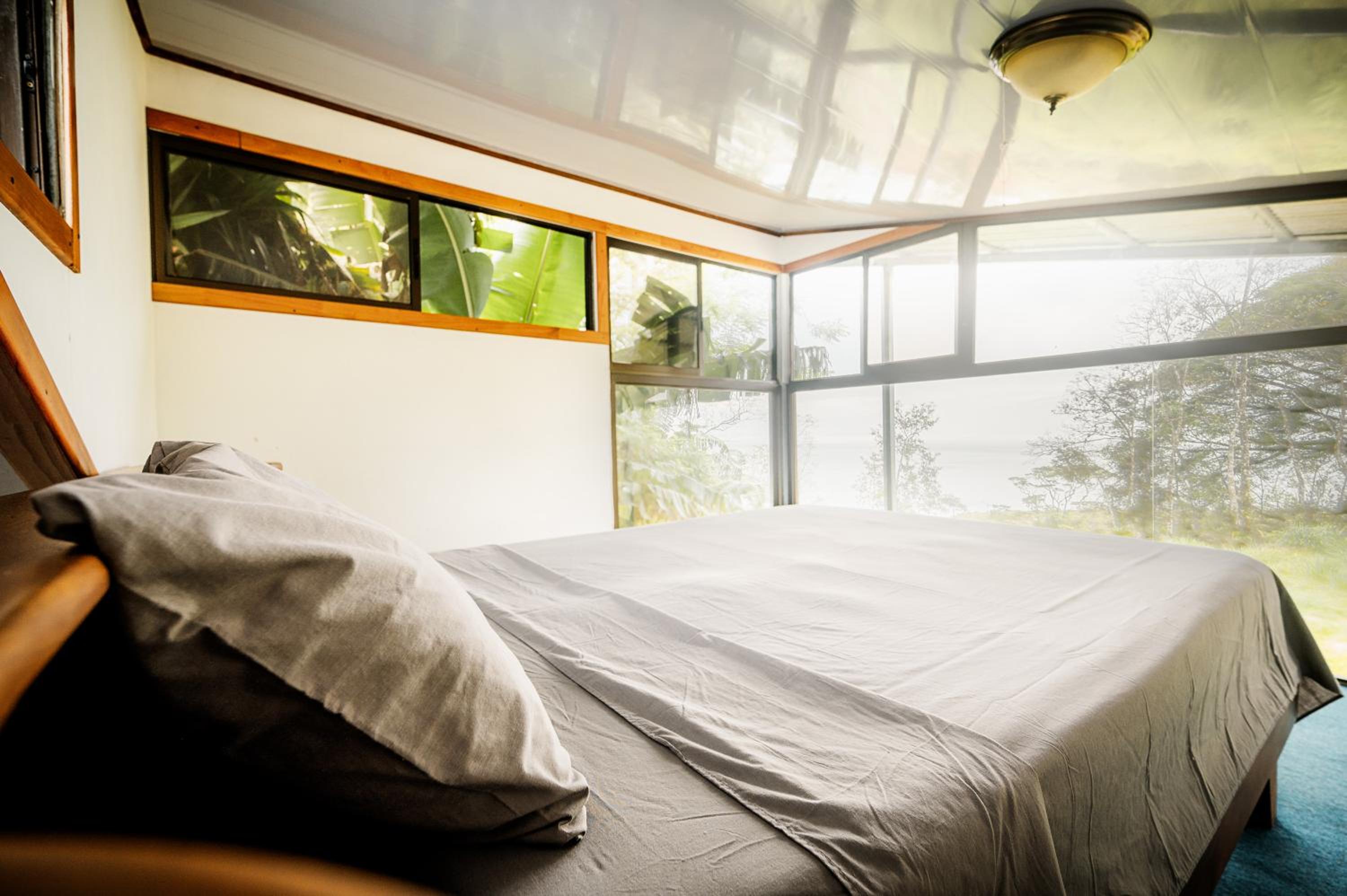 Little Paradise Lakefront Lodge