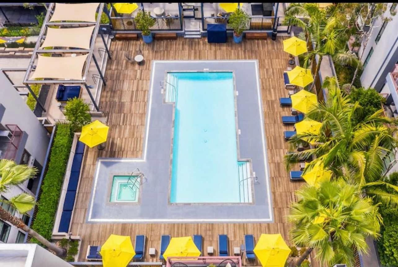 Hollywood Walk of Fame Free Parking Pool Hot Tub