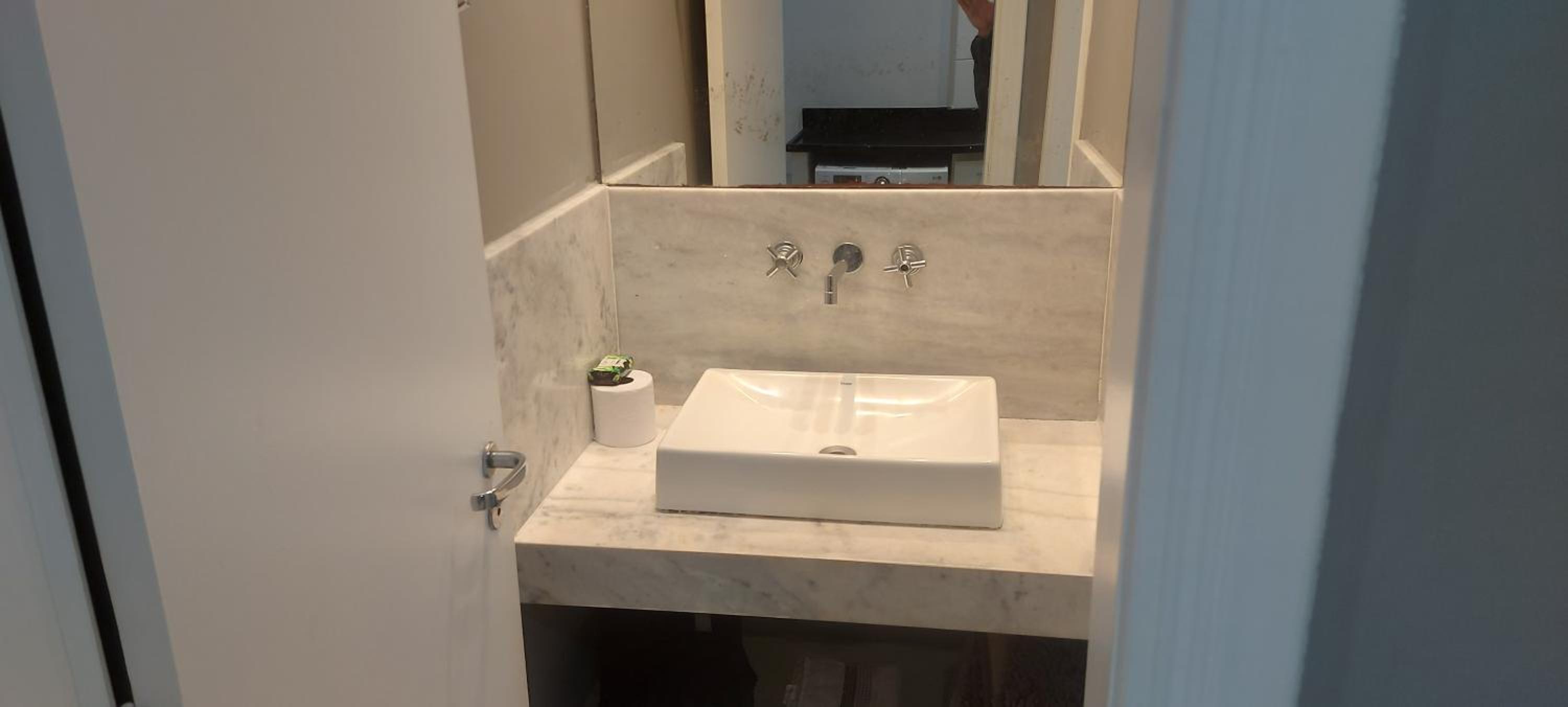 Small quiet condo posto 6