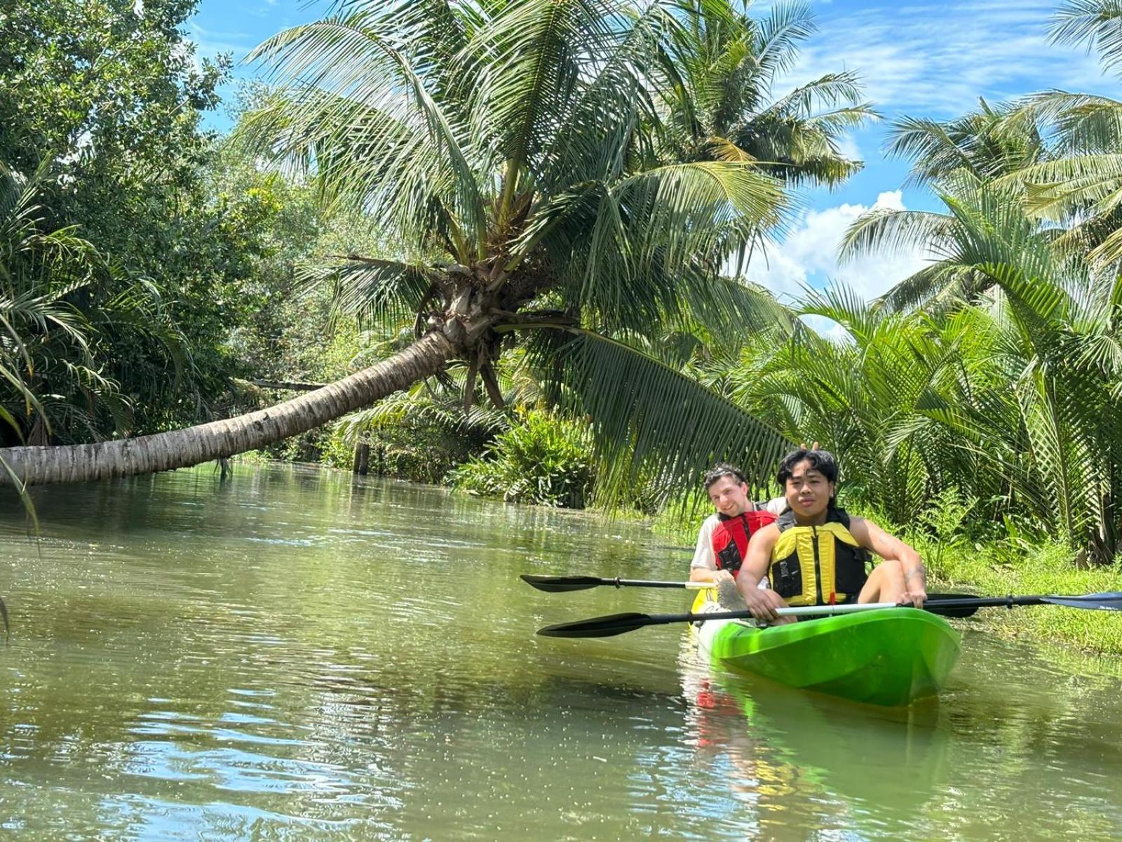 Mekong Delta Homestay 2-Day Tour & Adventure Cycling