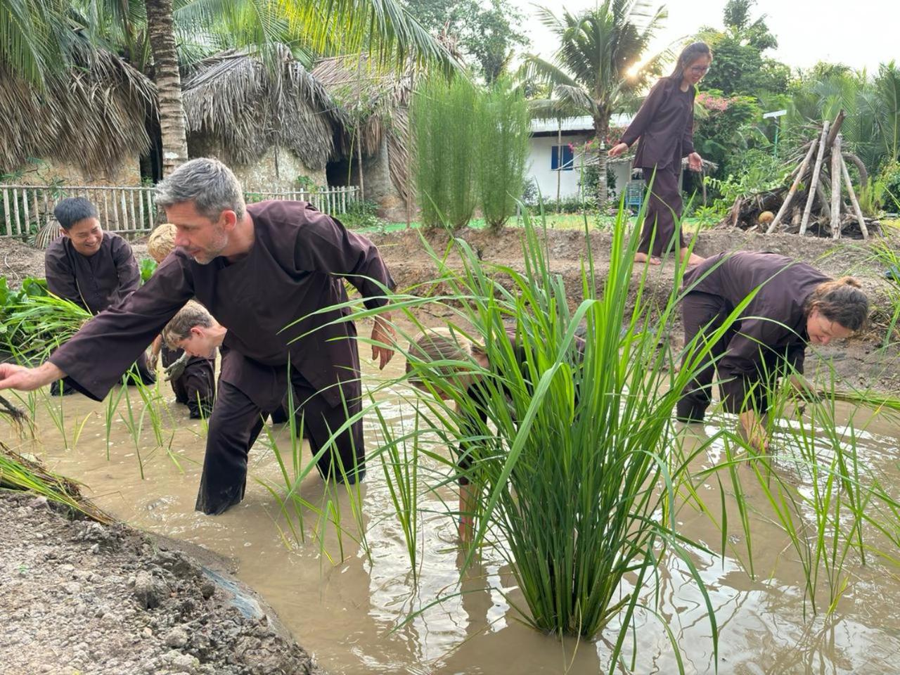 Mekong Delta Homestay 2-Day Tour & Adventure Cycling