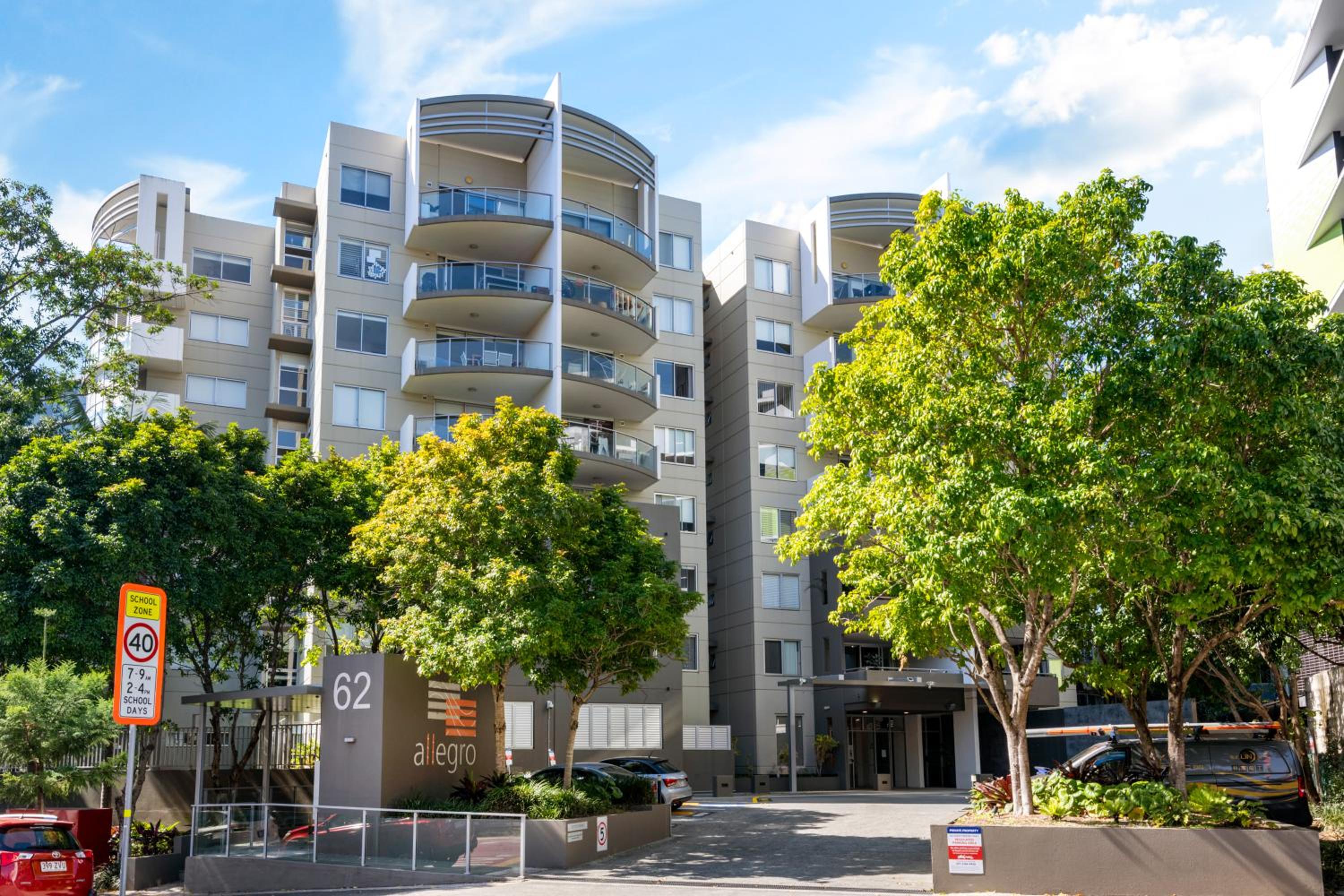 Hotel Allegro Apartments - Image 1