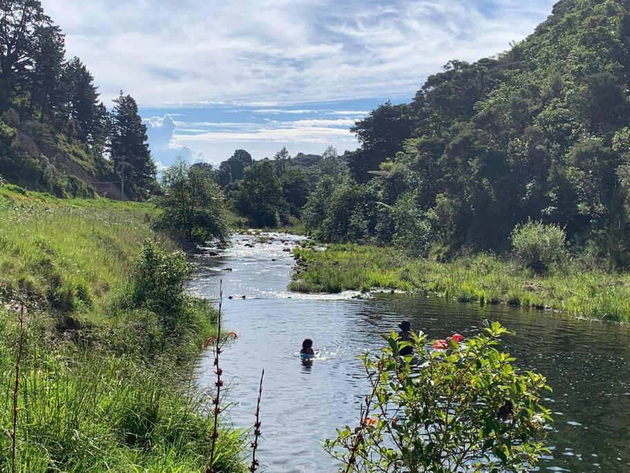 The Bach at Tapu - Family & Fisherman's Paradise view 2