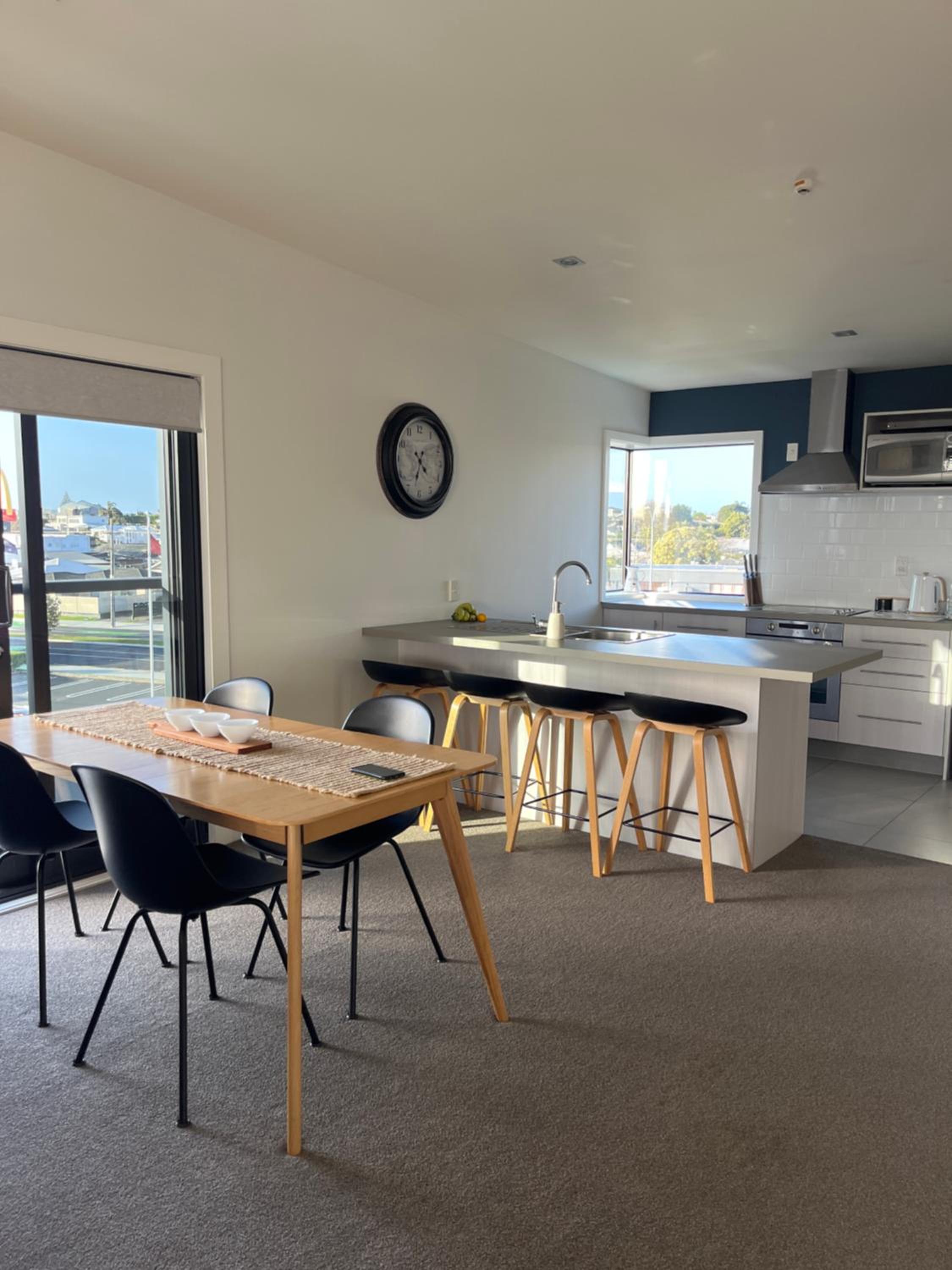Mt Maunganui Baydream Believer with pool and spa view 4
