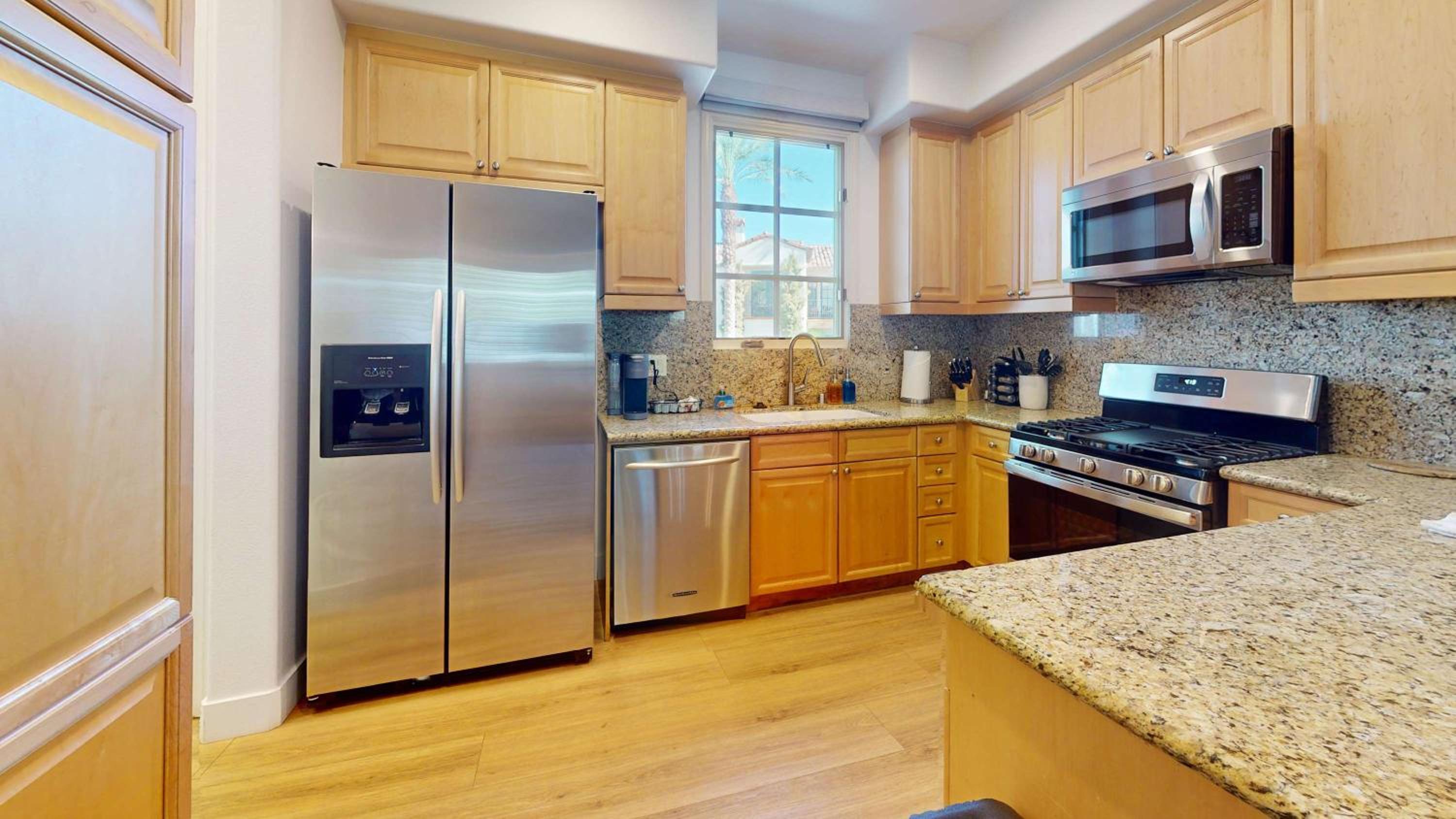 LV314 Stylish 3BR-4BA Legacy Villas Townhome view 4