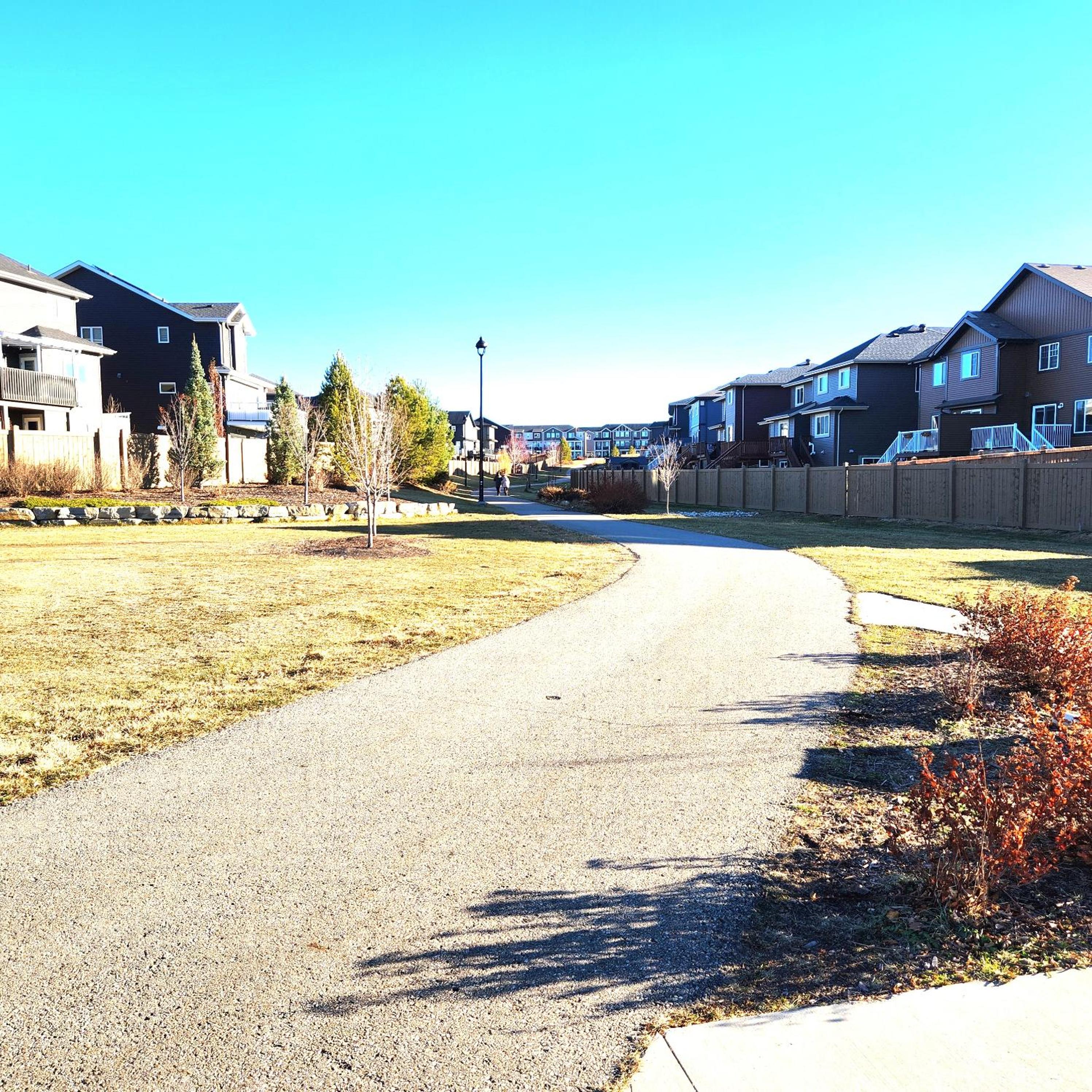 Modern suite near Airport Hospital Henday Town Ctr