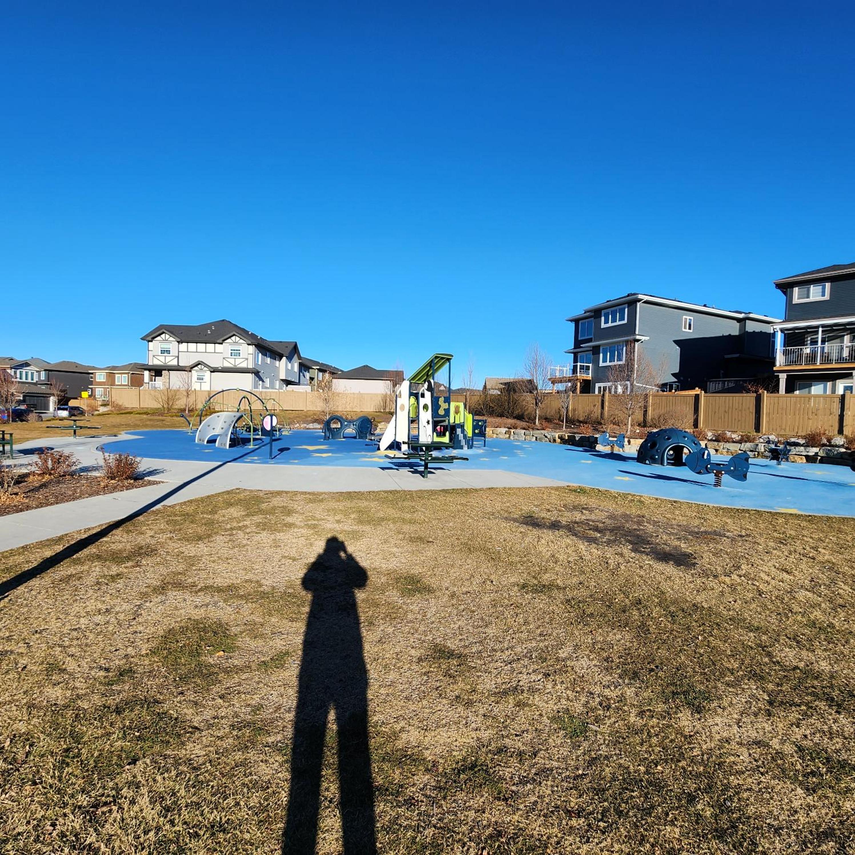 Modern suite near Airport Hospital Henday Town Ctr