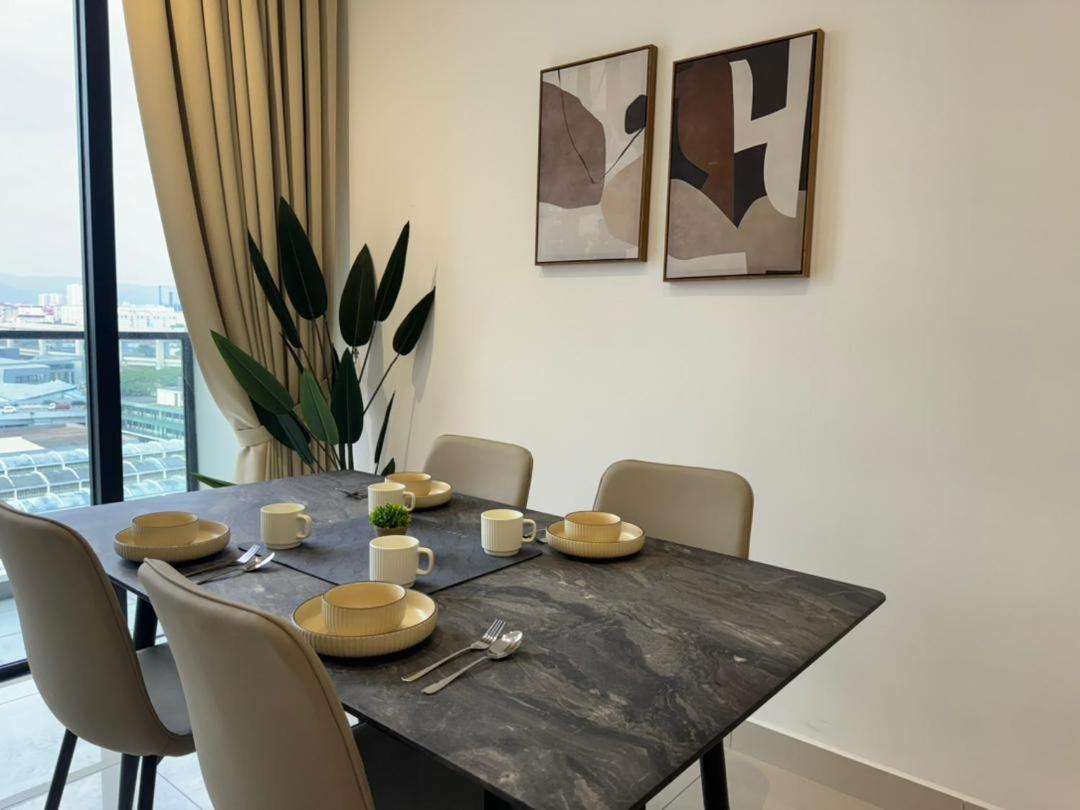 TRION 2, KLCC TRX IKEA at Chan Sow Lin, Kuala Lumpur by One Guesthouse