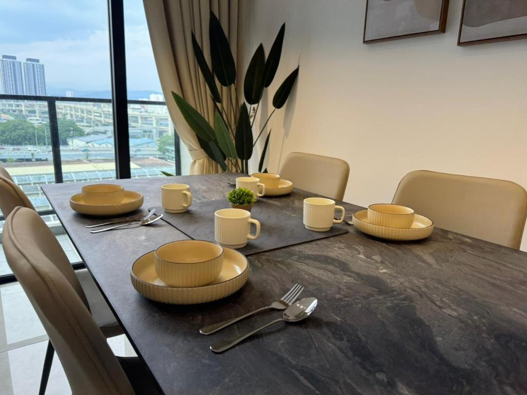 TRION 2, KLCC TRX IKEA at Chan Sow Lin, Kuala Lumpur by One Guesthouse