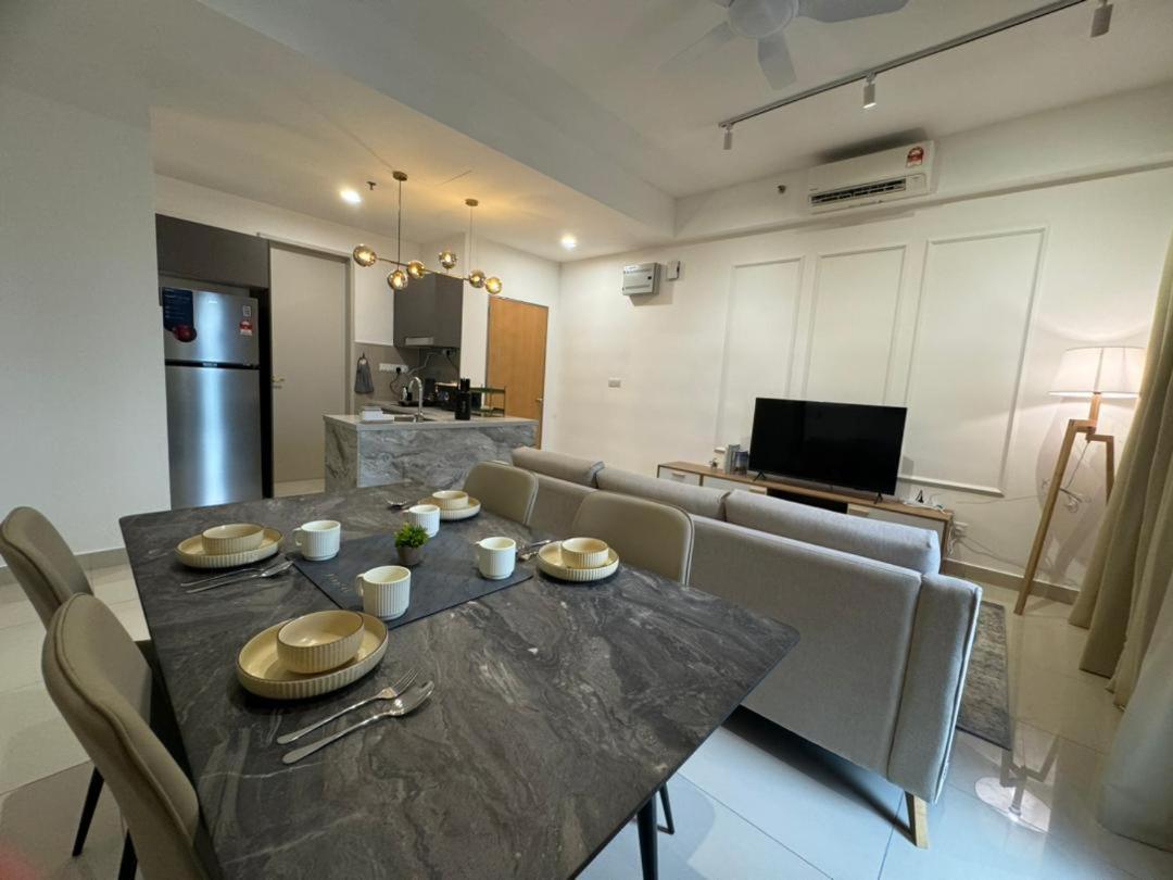 TRION 2, KLCC TRX IKEA at Chan Sow Lin, Kuala Lumpur by One Guesthouse