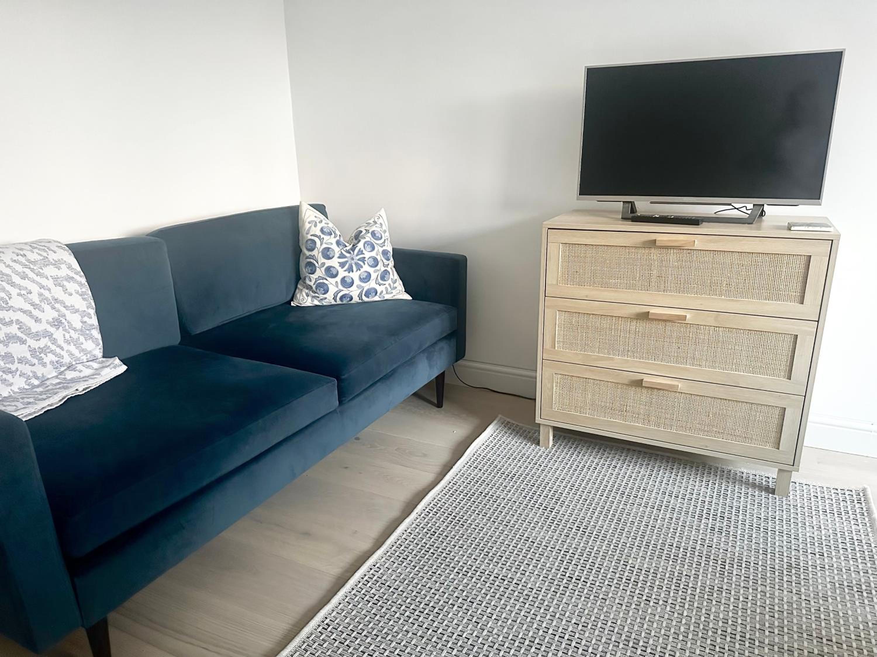 Village Road Apartment — hotel room