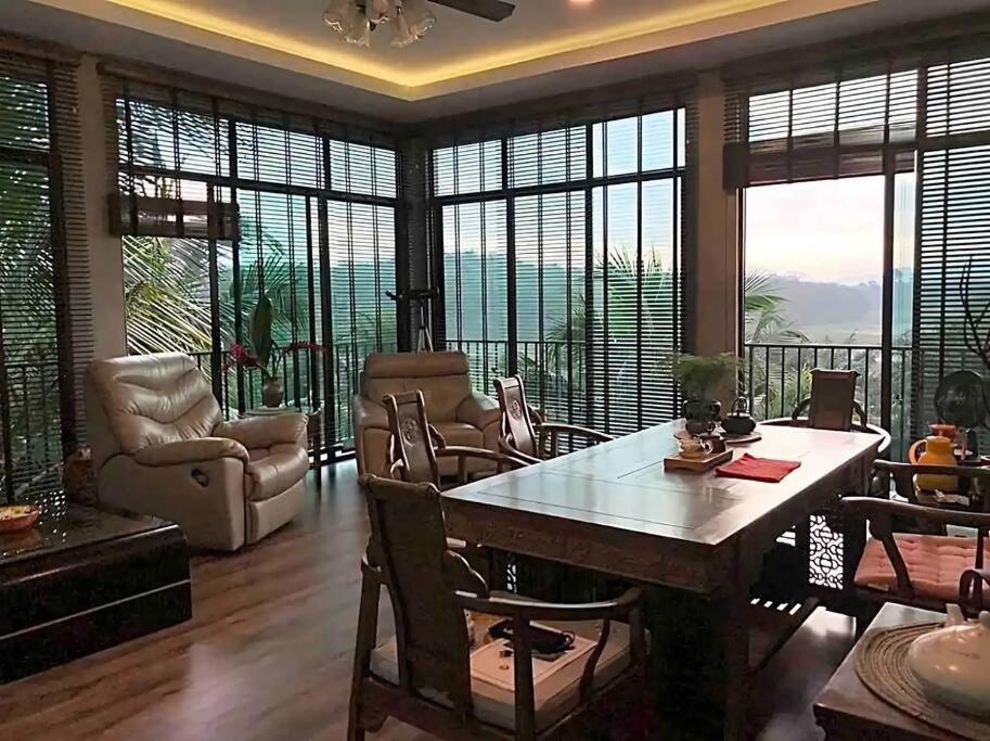 Exclusive Hilltop Retreat UHouse photo 7