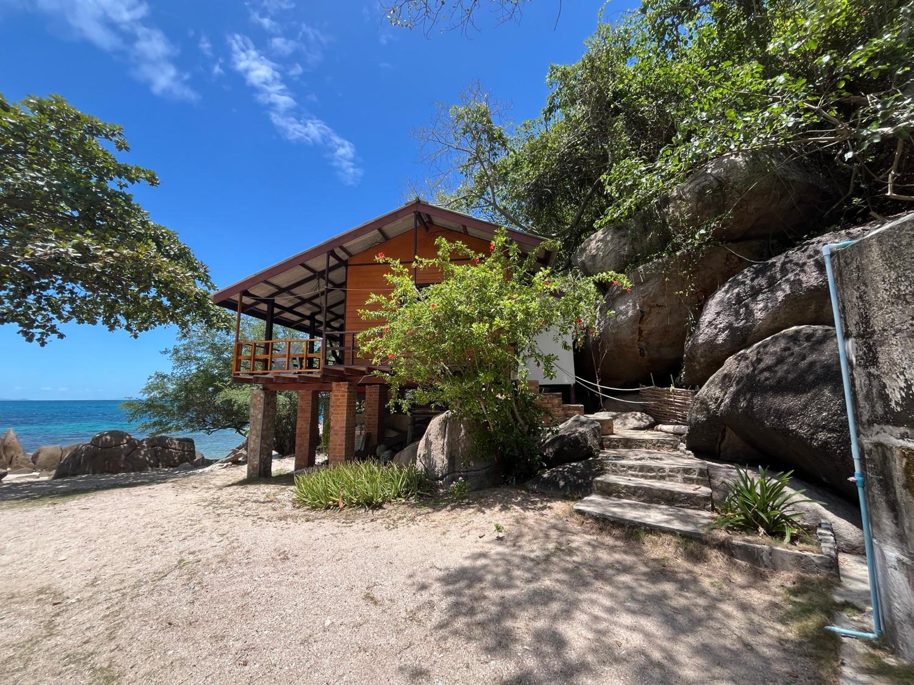 Tao Thong Villa 1 view 2