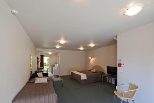 Lake Point Motel