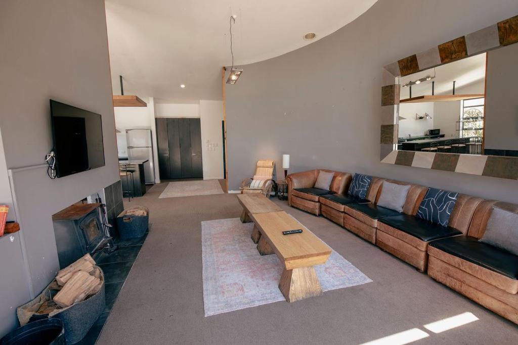 Spacious Mt Hutt Ski & Summer Lodge in Methven with Spa view 3