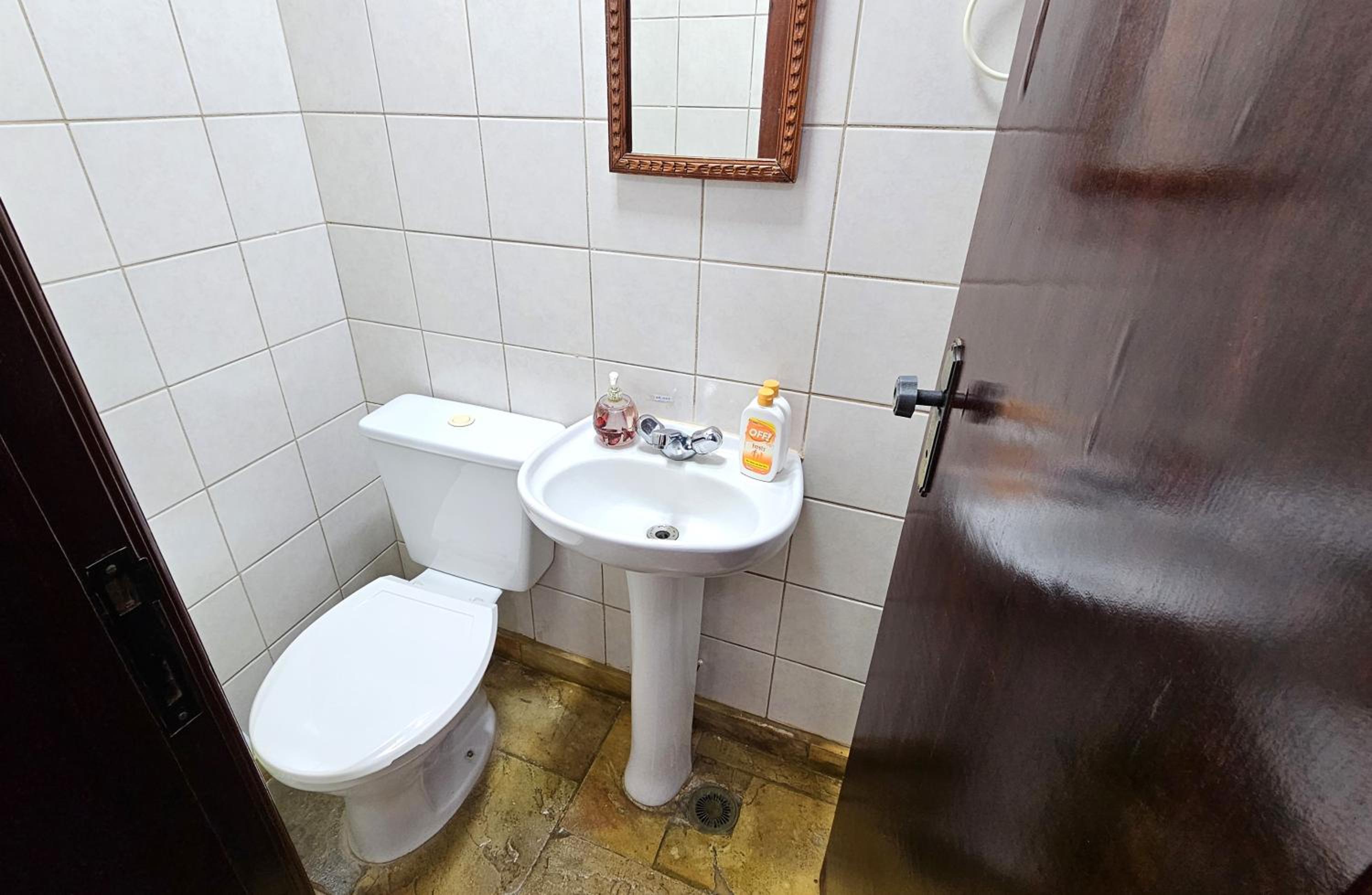 Casa em condomínio - Piscina - Churrasqueira