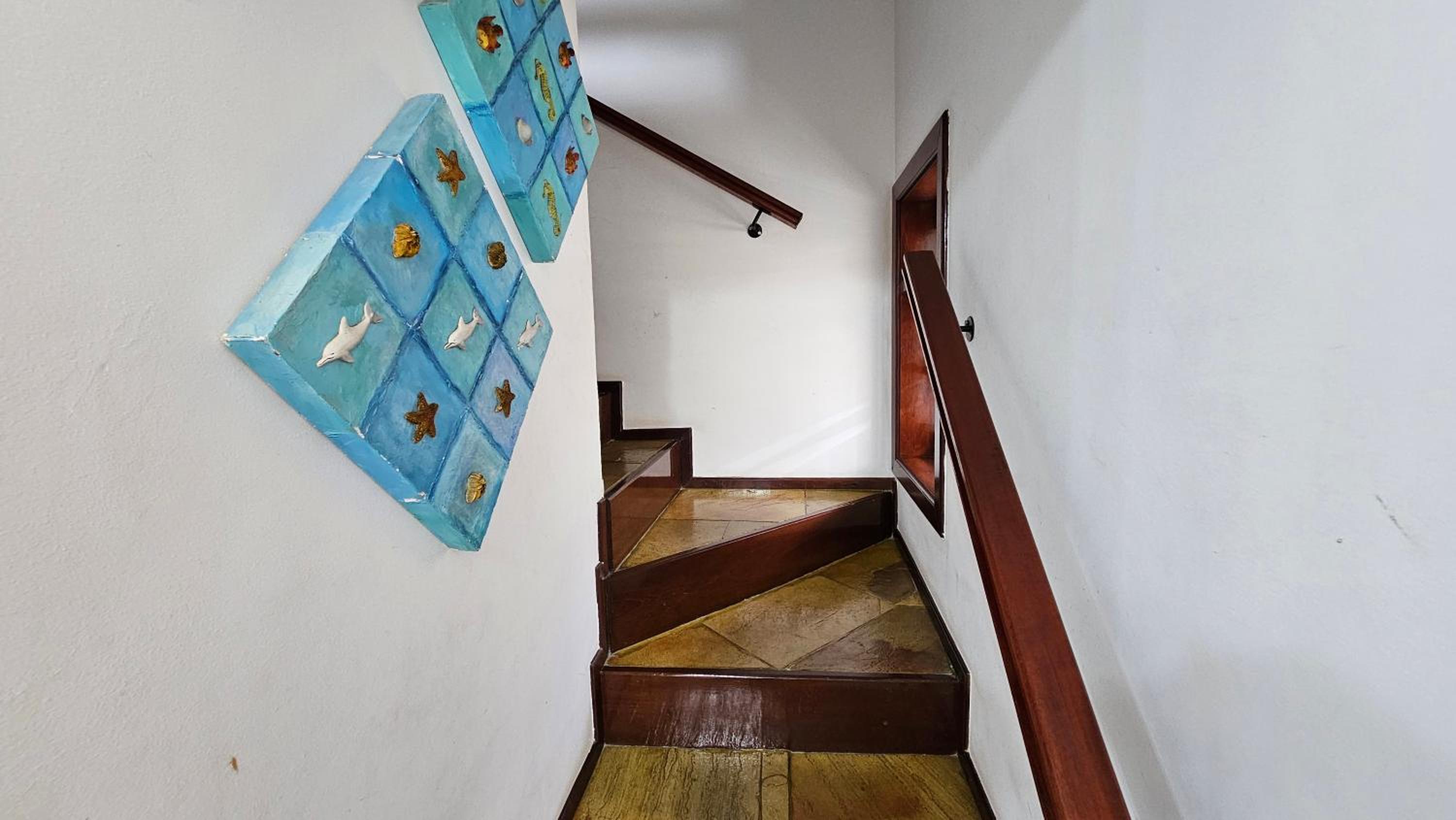 Casa em condomínio - Piscina - Churrasqueira