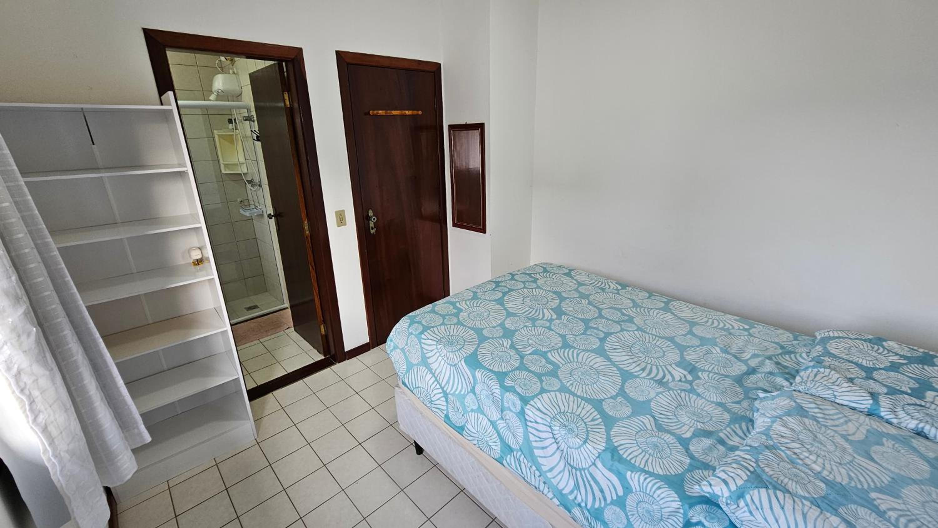 Casa em condomínio - Piscina - Churrasqueira