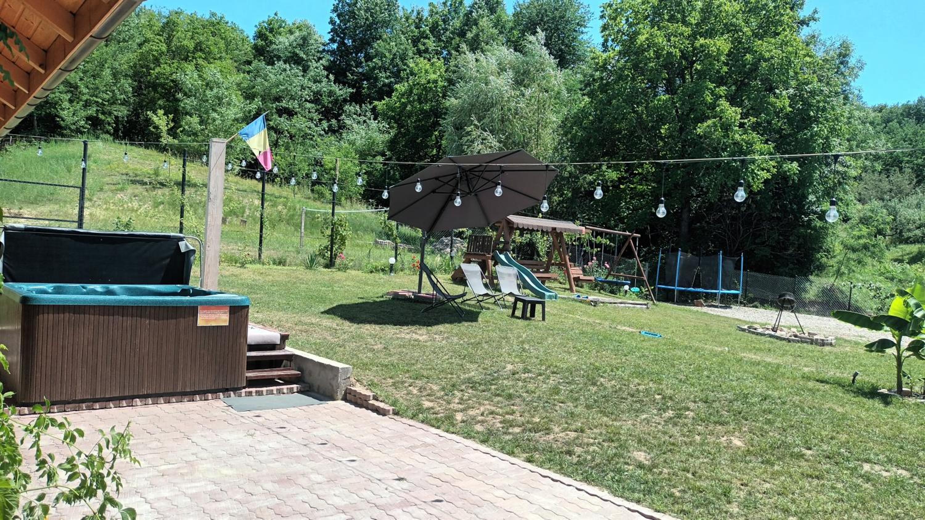 David House Piscina incalzita si jacuzzi view 2