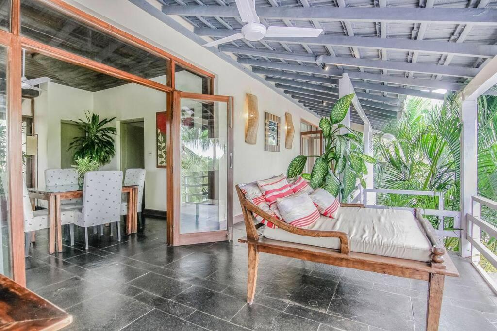 Evara Mansion by EbonyStays, Goa